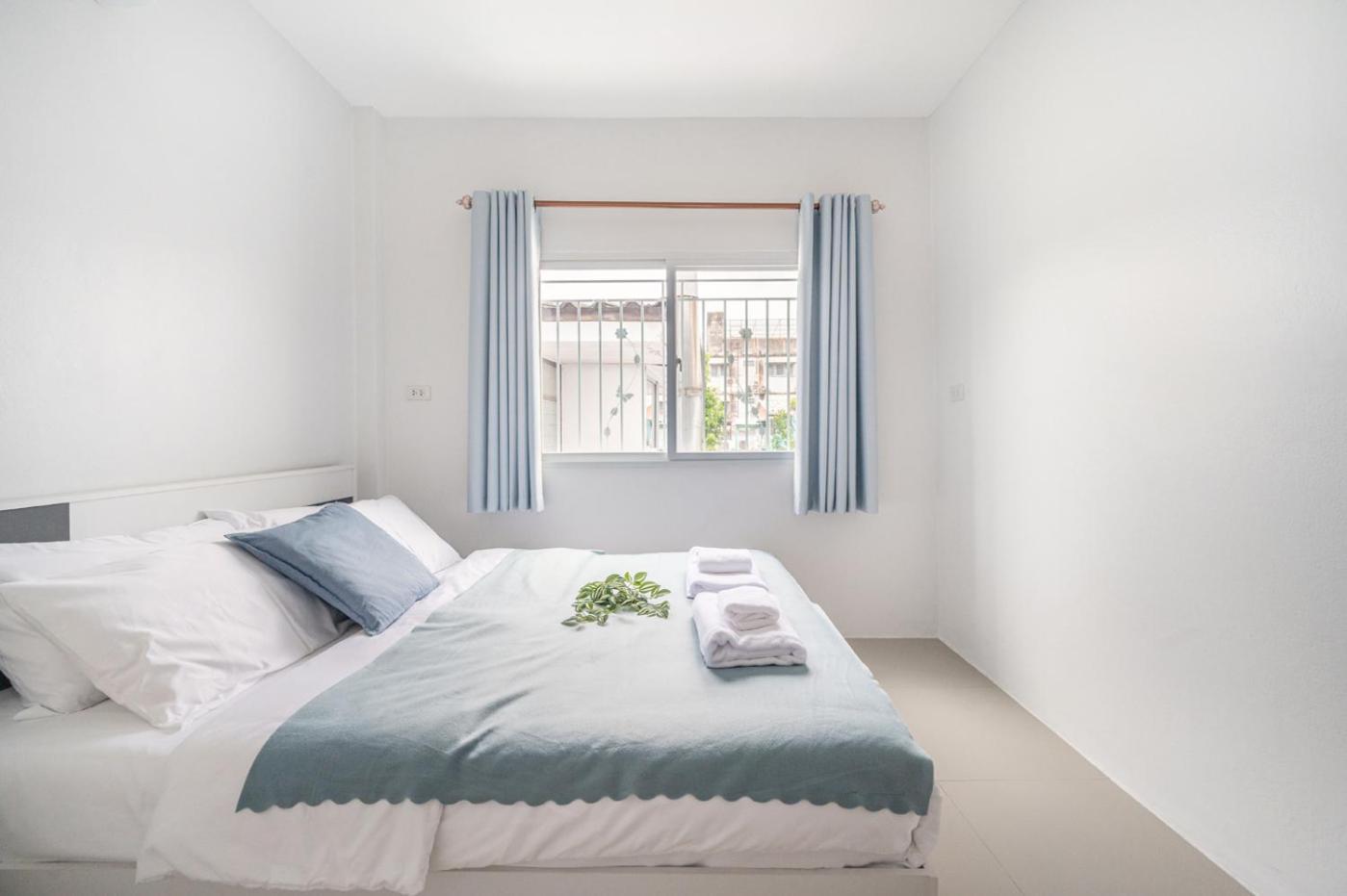 Apartemen Miq Hk111-4br Ratchada-huaykwang 14pax Bangkok