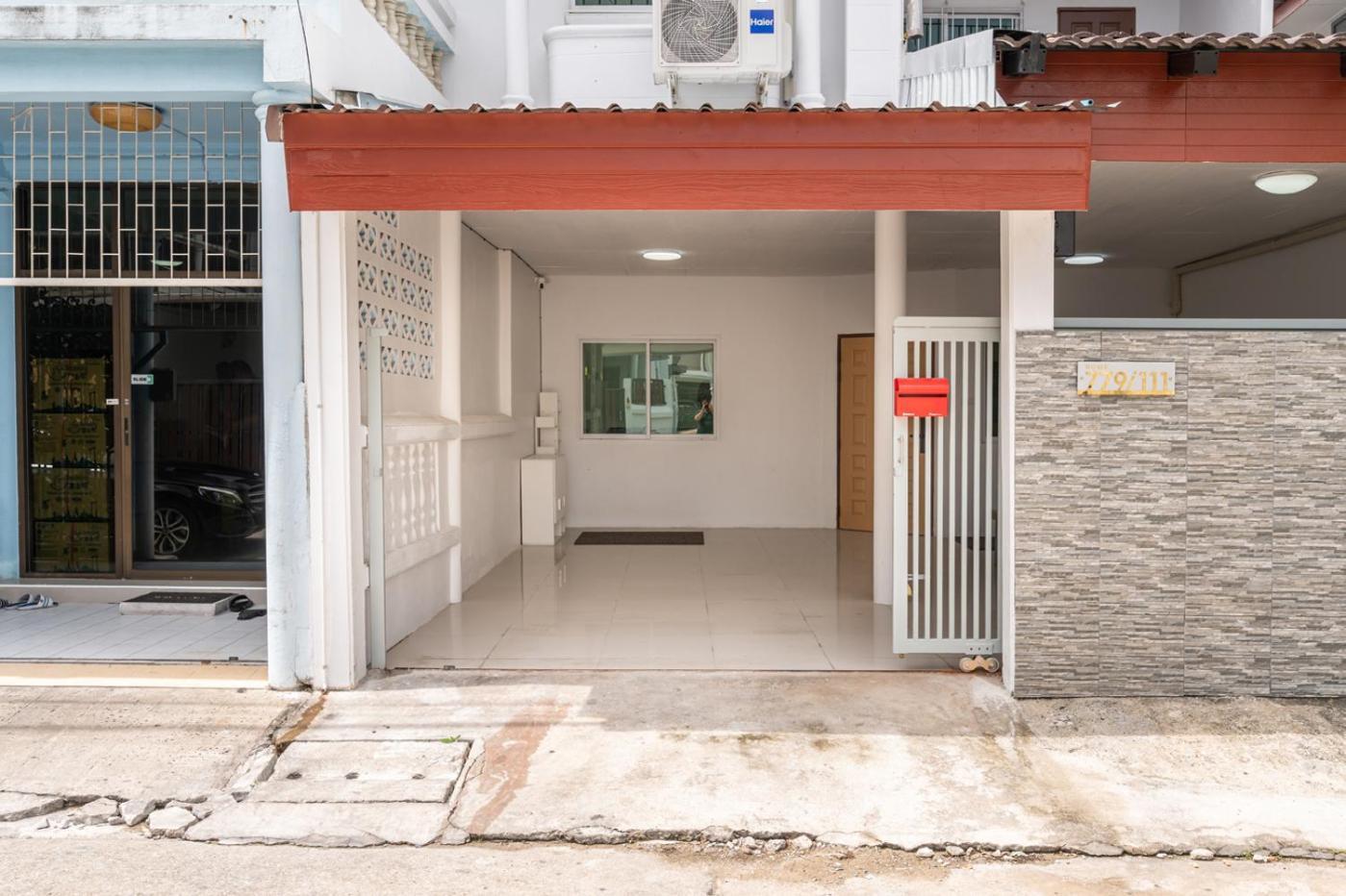 Miq Hk111-4br Ratchada-huaykwang 14pax Apartemen Bangkok
