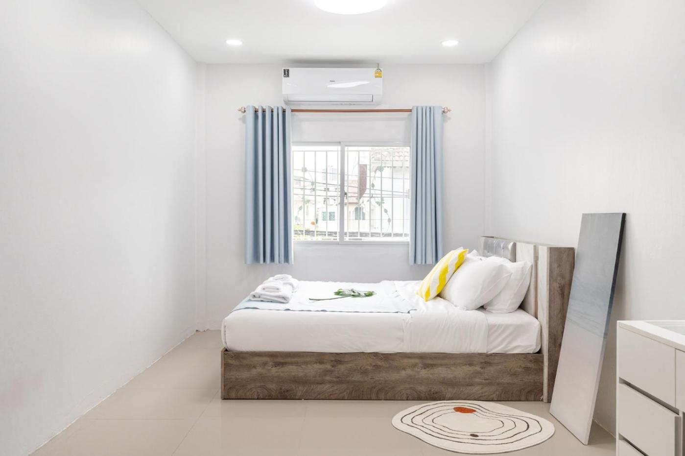 Miq Hk111-4br Ratchada-huaykwang 14pax