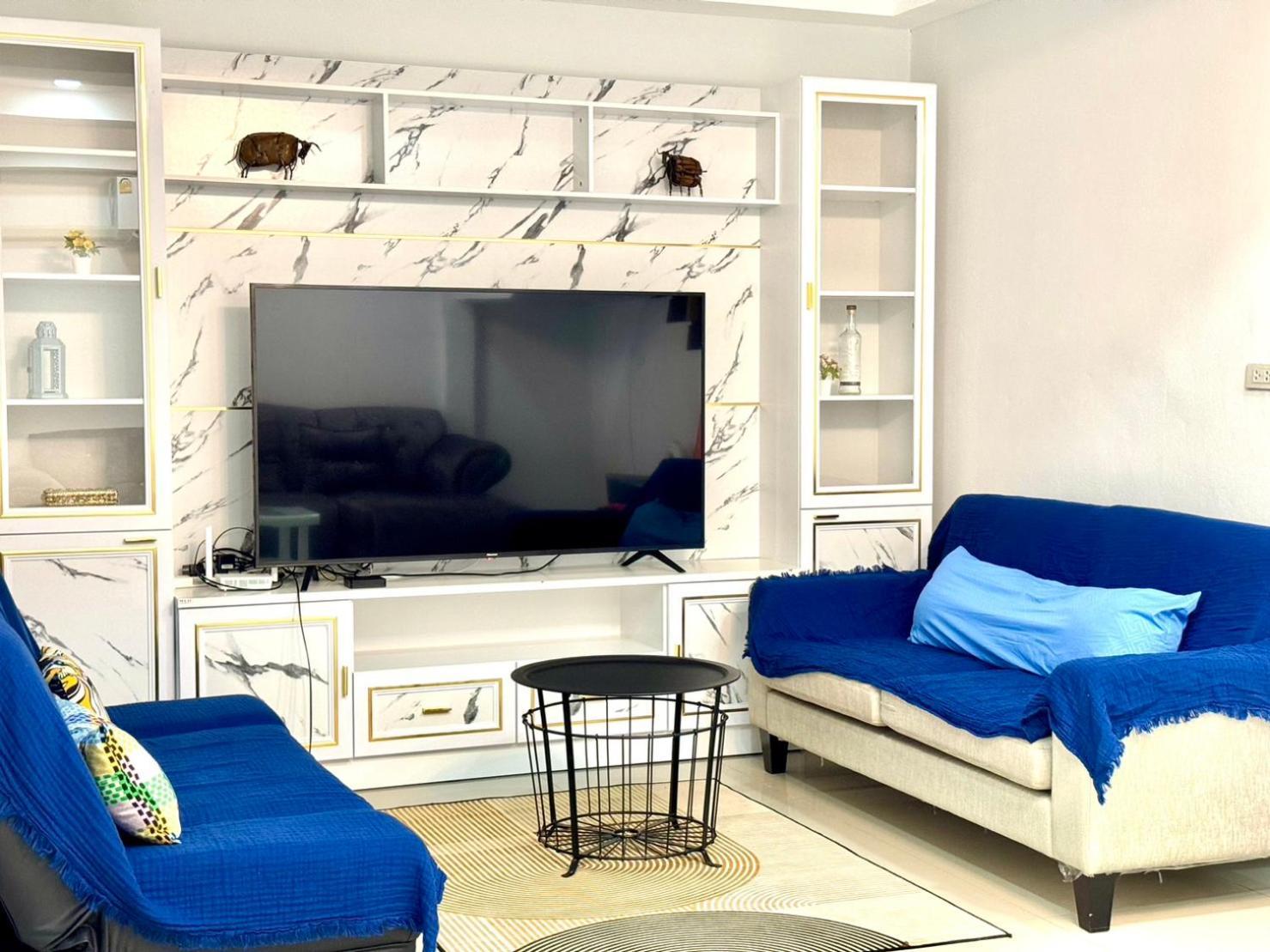 Miq Hk111-4br Ratchada-huaykwang 14pax *