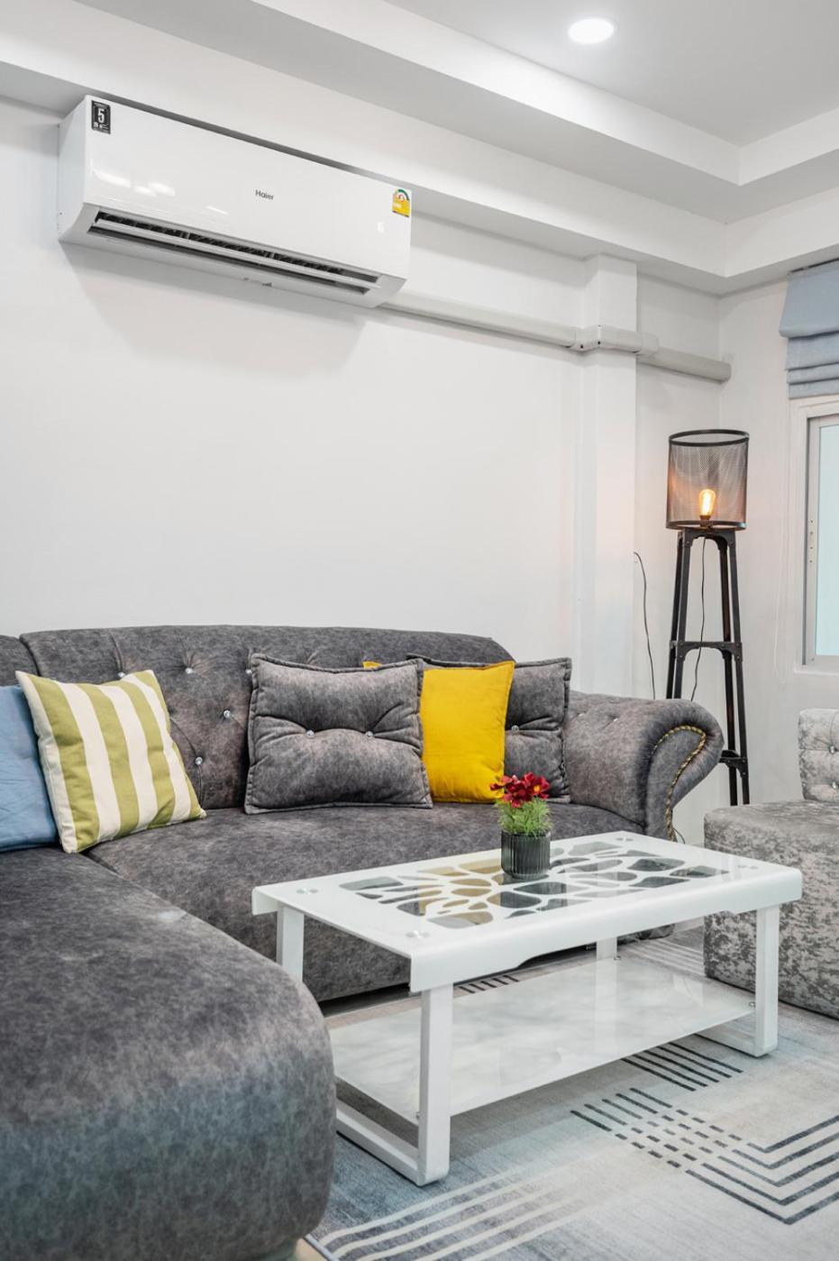 Miq Hk111-4br Ratchada-huaykwang 14pax