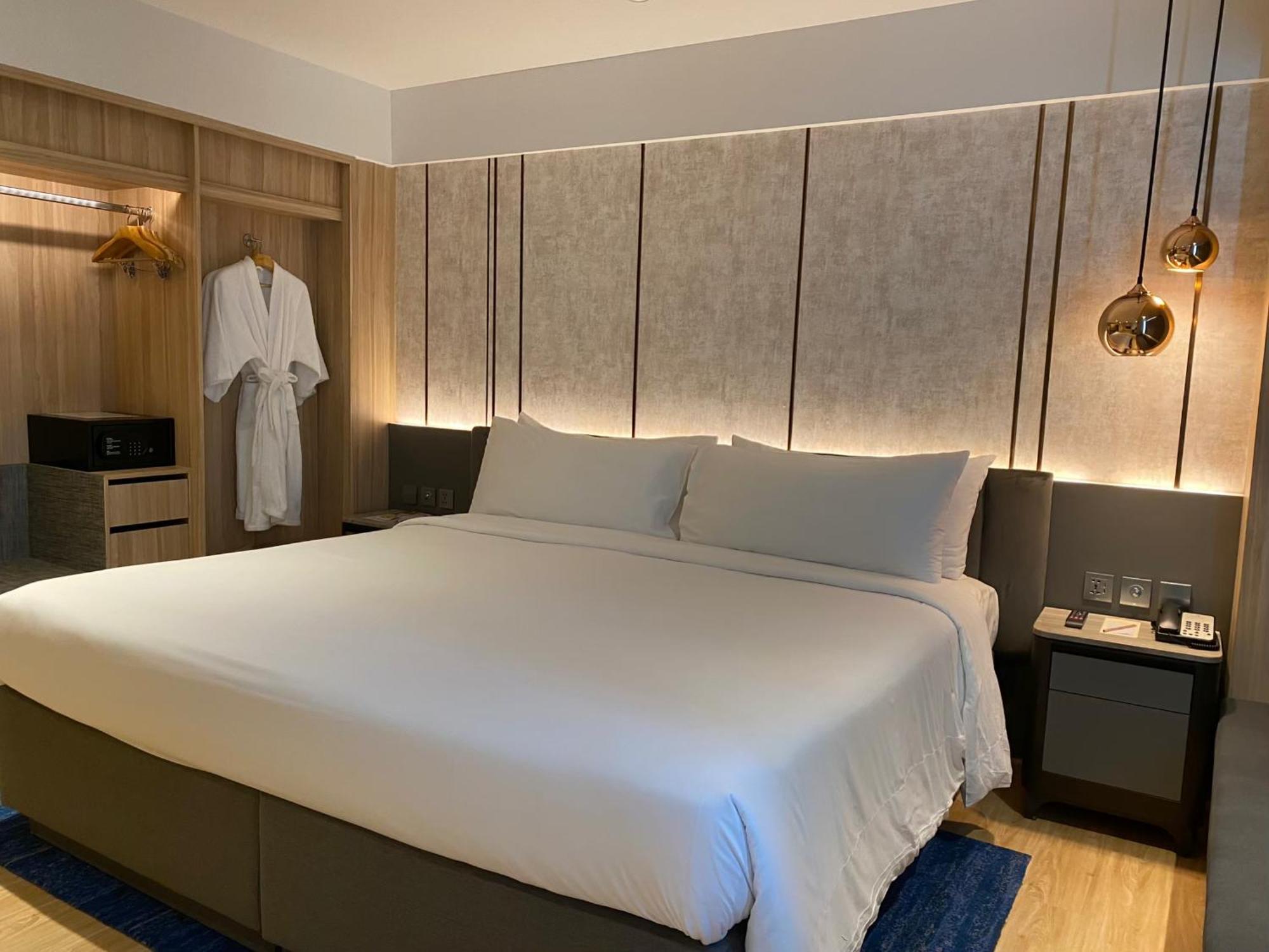 Hotel Miracle Grand Convention 4*