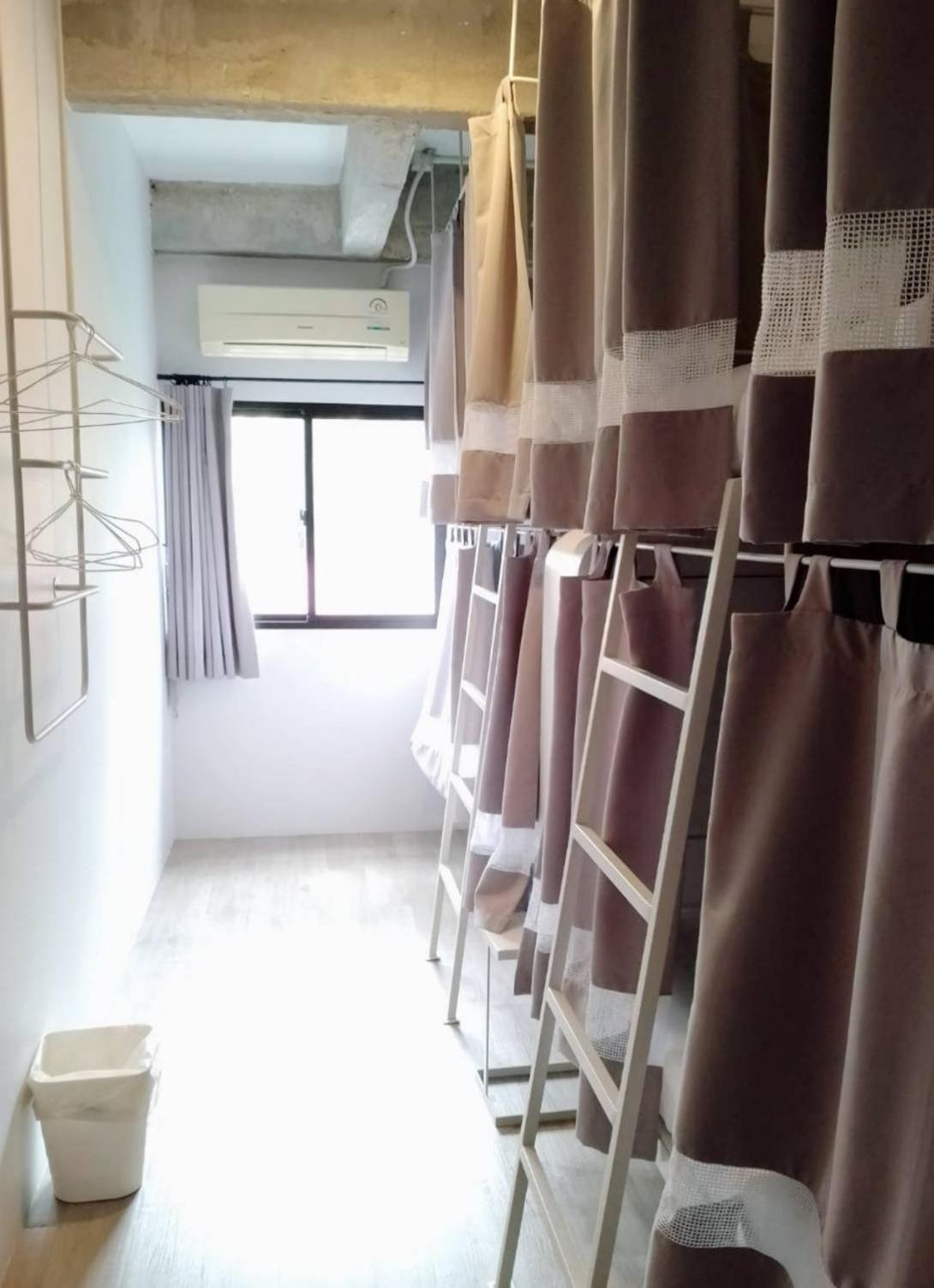 Asrama Bedspread (adults Only) *
