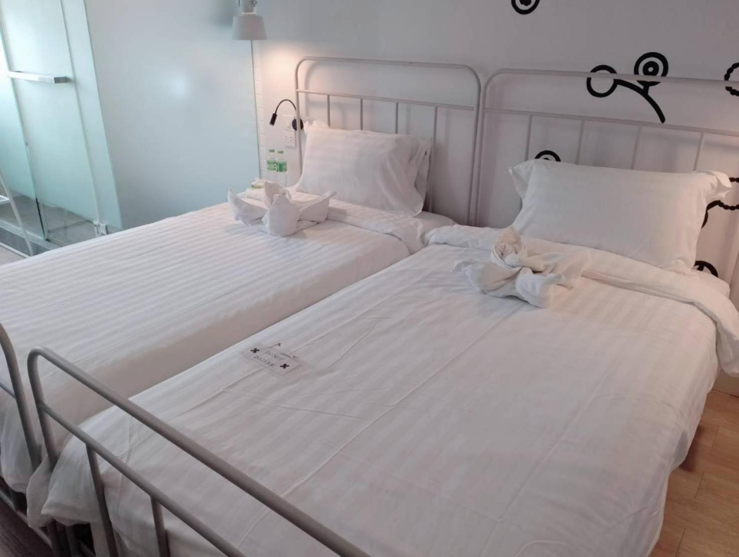 Bedspread (adults Only) Asrama *