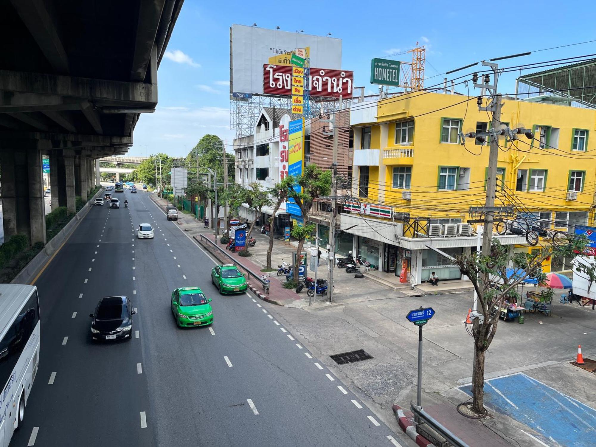 Hotel Dao Jaras Fah Hometel ดาวจรัสฟ้าโฮมเทล Bangkok