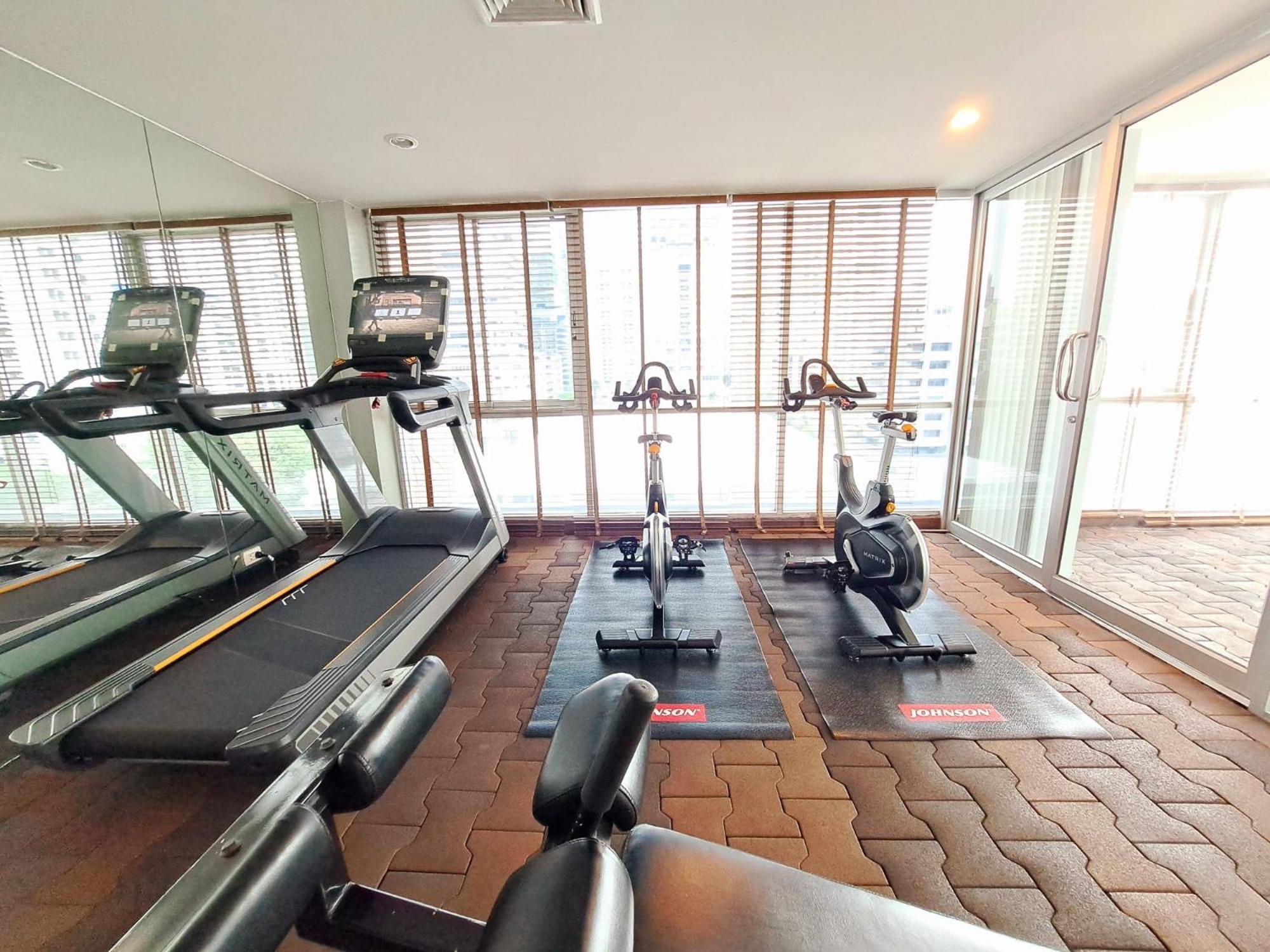 7c-2 Bedrooms3baths In Downtown Near Mrtbtsboat Station Apartment Bangkok
