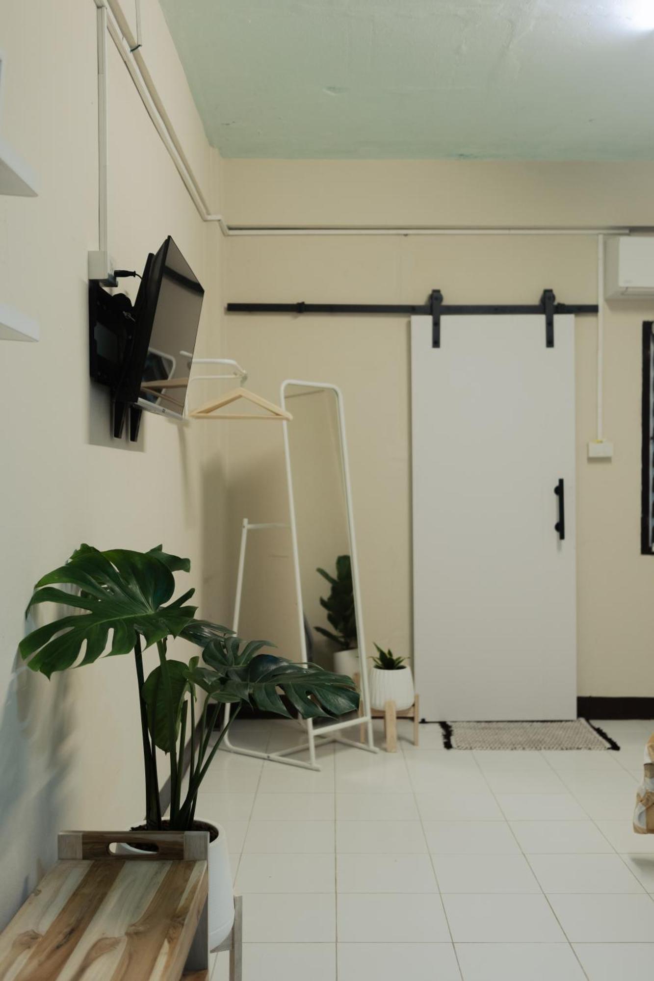204hideaway-local With Street Food Only 15 Min Walk To Skytrain Apartment