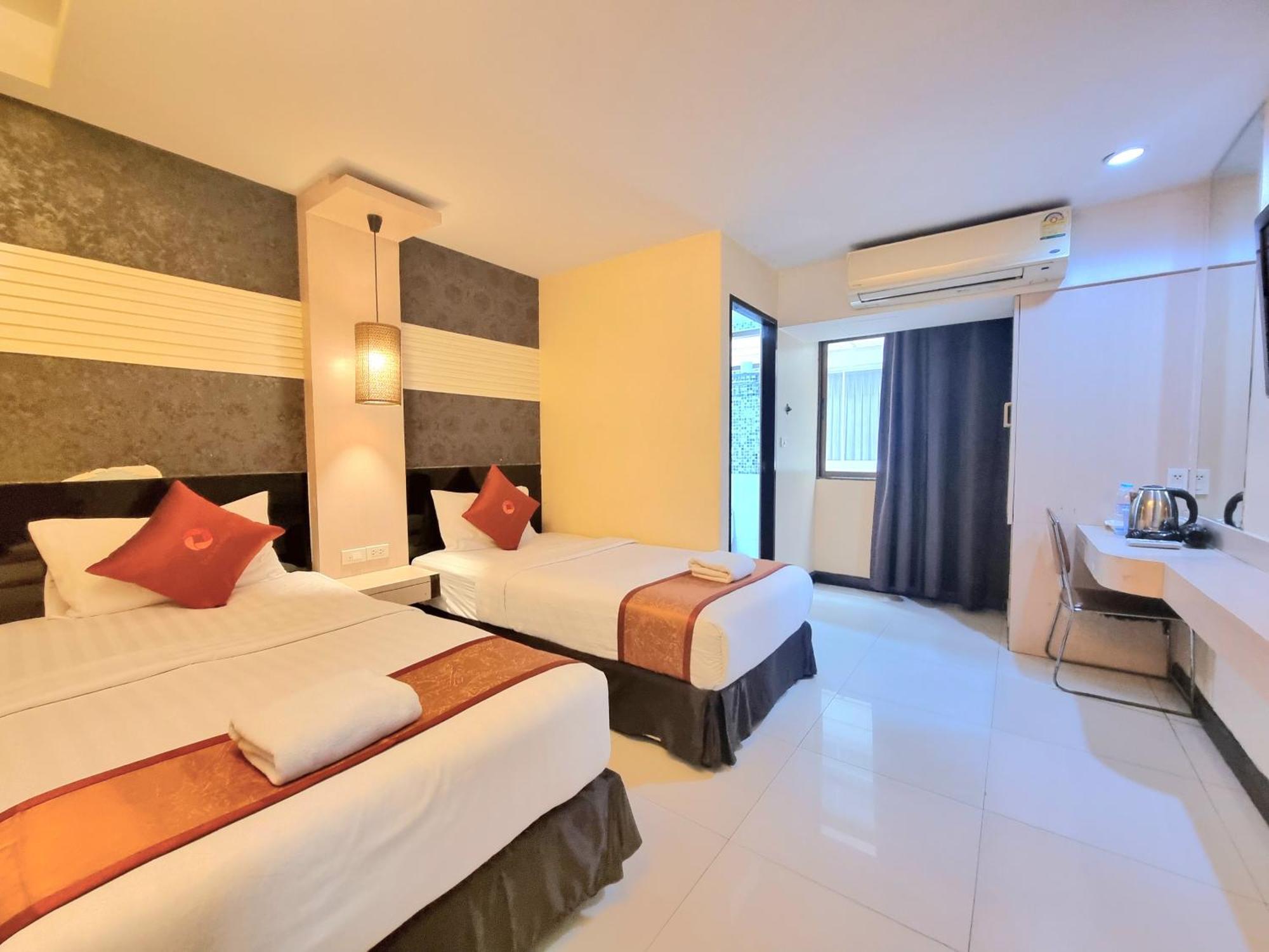 Cozi Hotel, Hotel