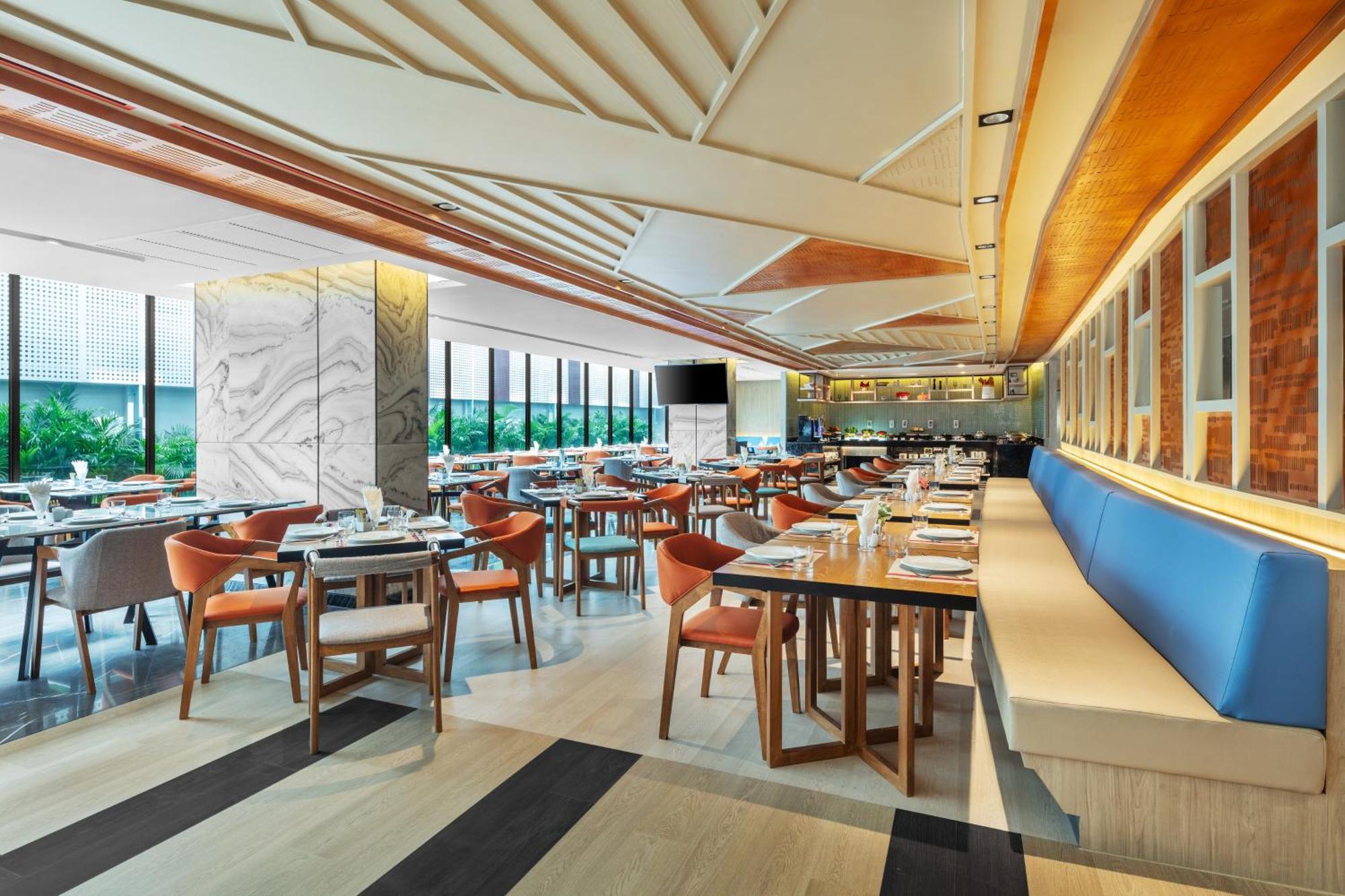 Western Click Sathorn 11 Hotel 4*
