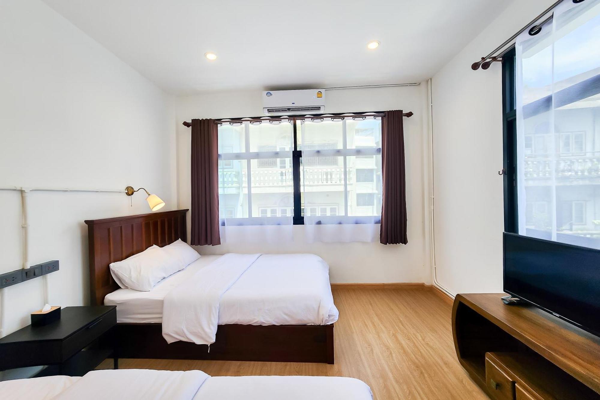 Taladnoi Paint House Hostel Bangkok