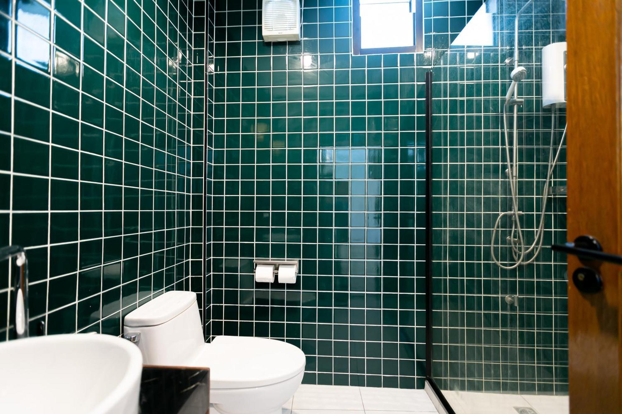 Taladnoi Paint House Hostel Bangkok