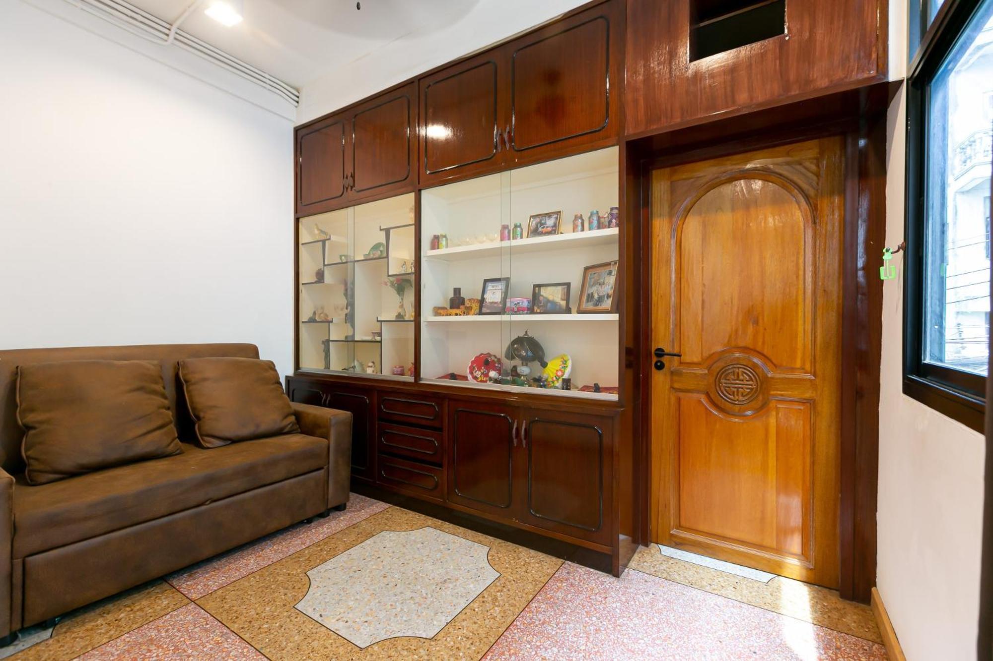 Taladnoi Paint House Hostel Bangkok