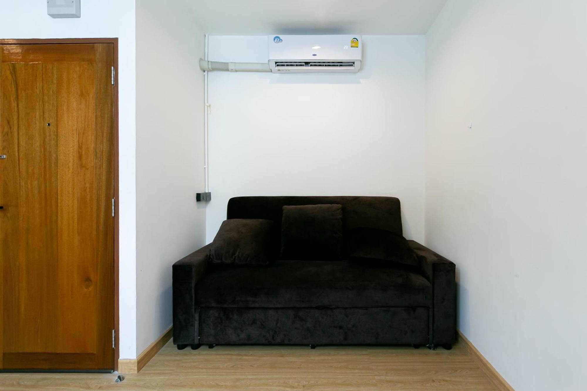 Taladnoi Paint House Hostel Bangkok