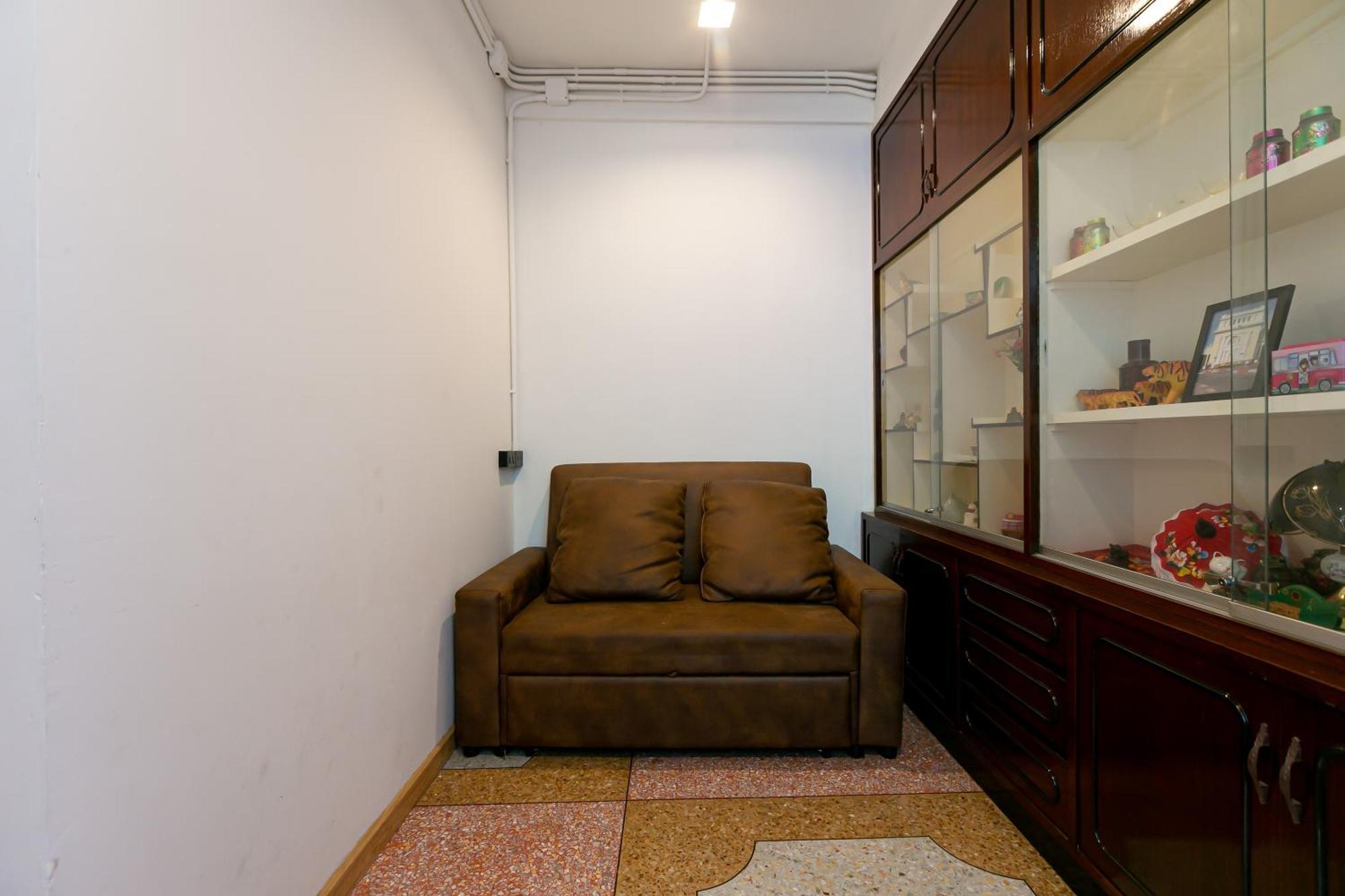 Hostel Taladnoi Paint House *