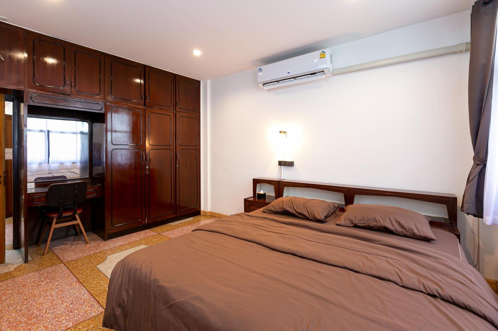 Hostel Taladnoi Paint House
