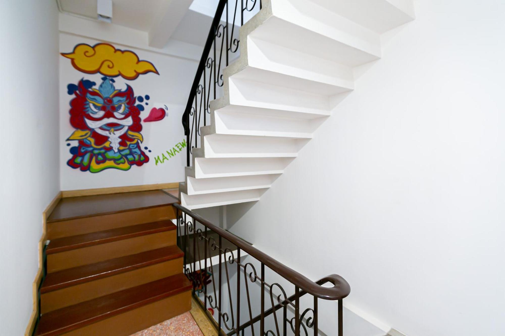 Taladnoi Paint House Bangkok