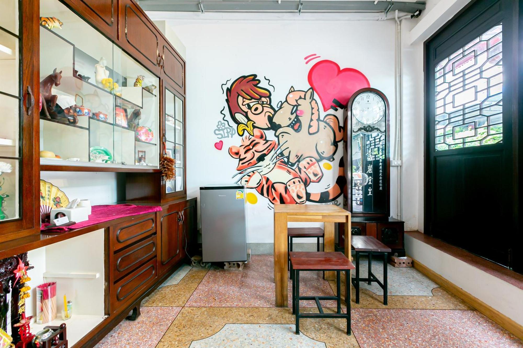 Hostel Taladnoi Paint House