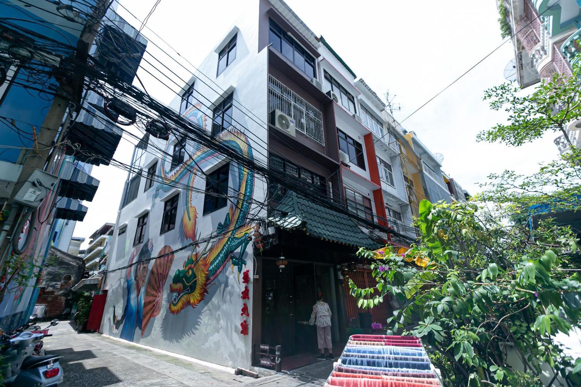 Hostel Taladnoi Paint House