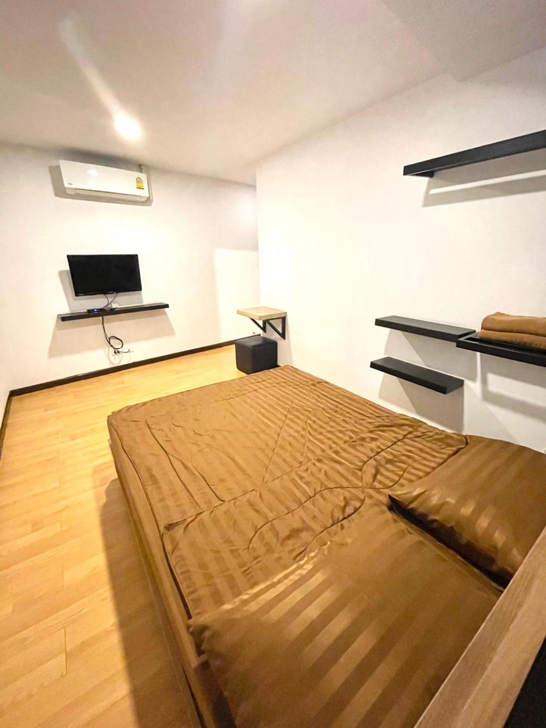 Trog And Soi (adults Only) Hostel