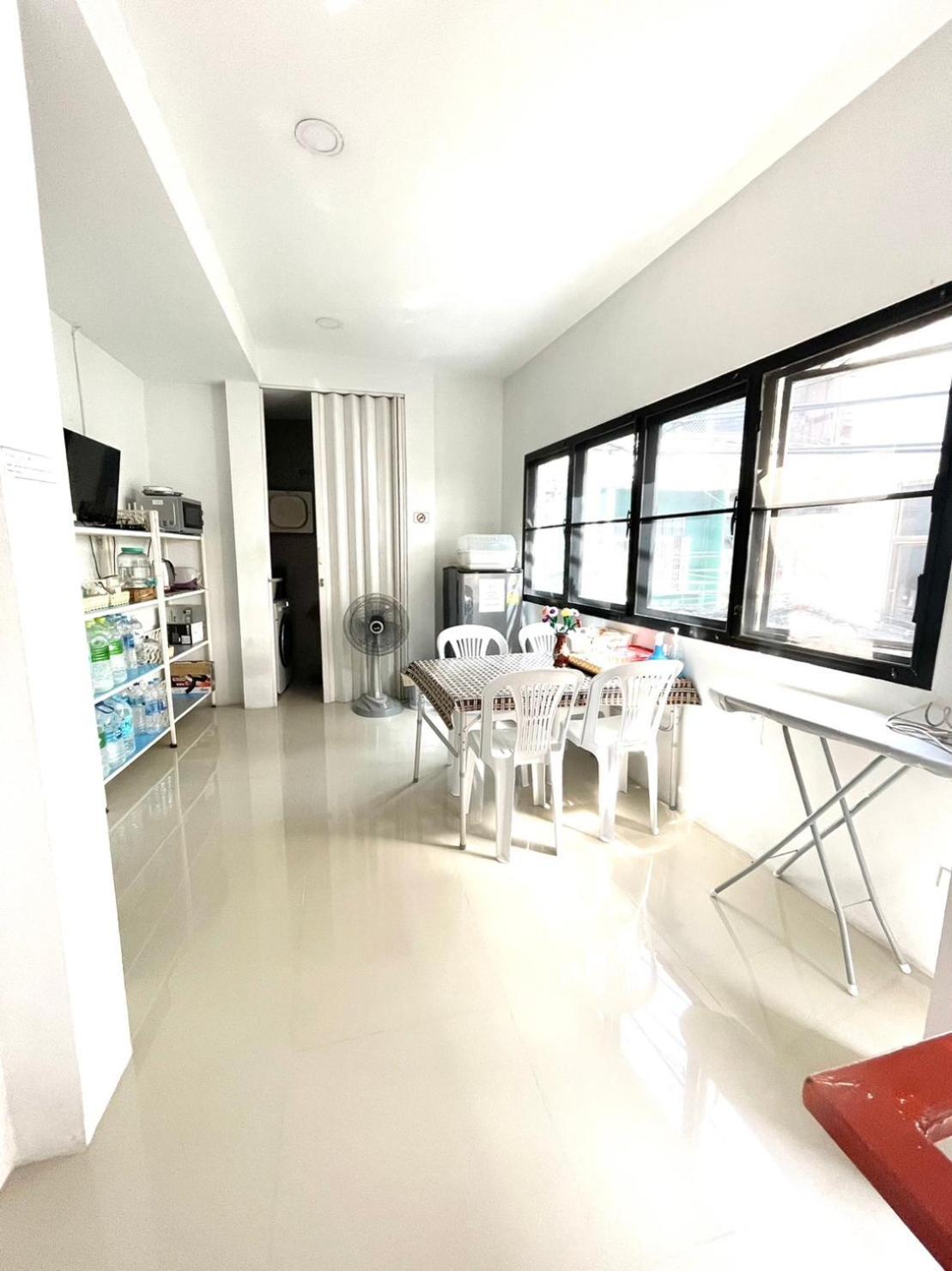 Trog And Soi (adults Only) Hostel Bangkok