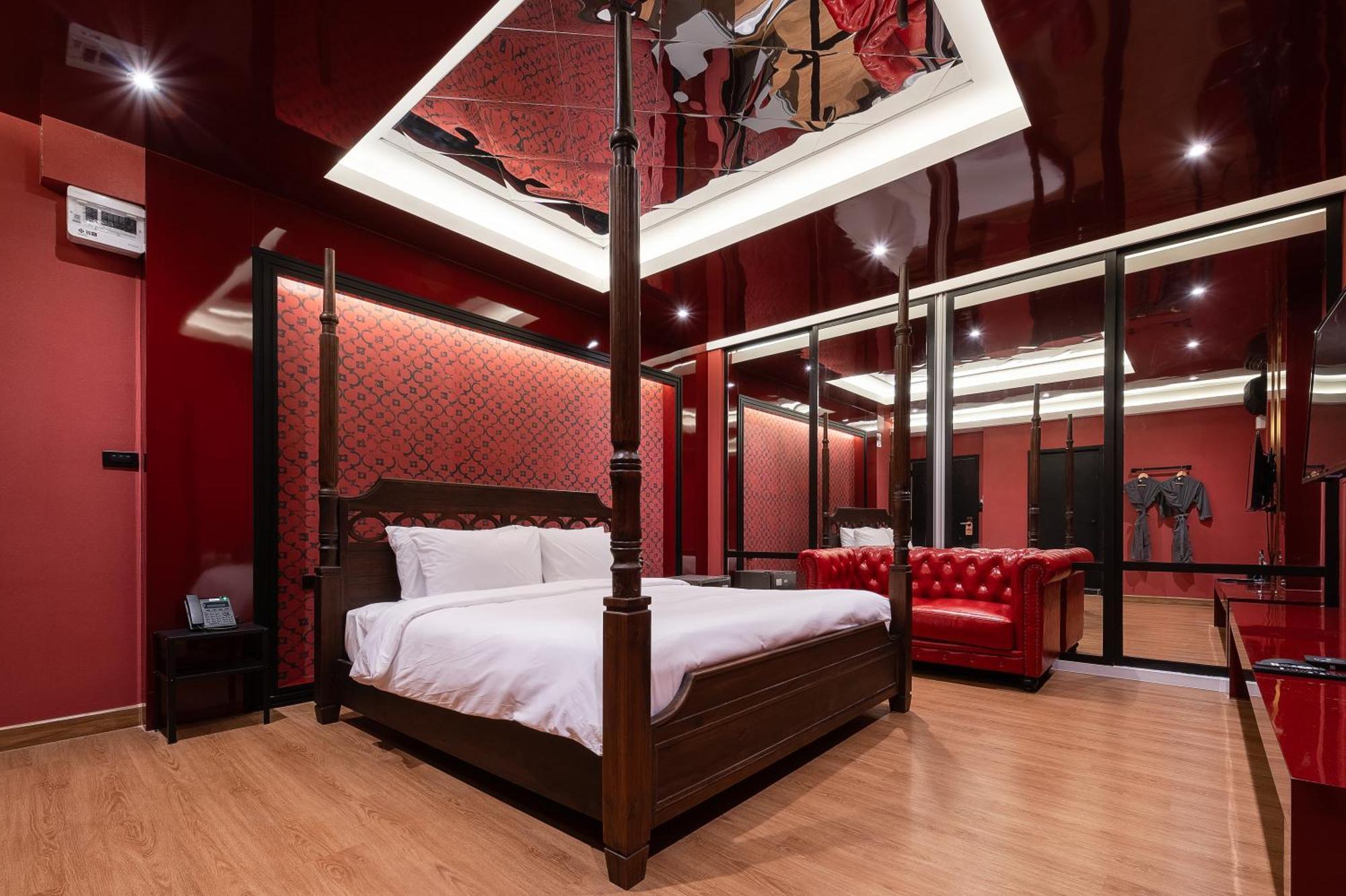 G Boutique Silom Hotel 3*