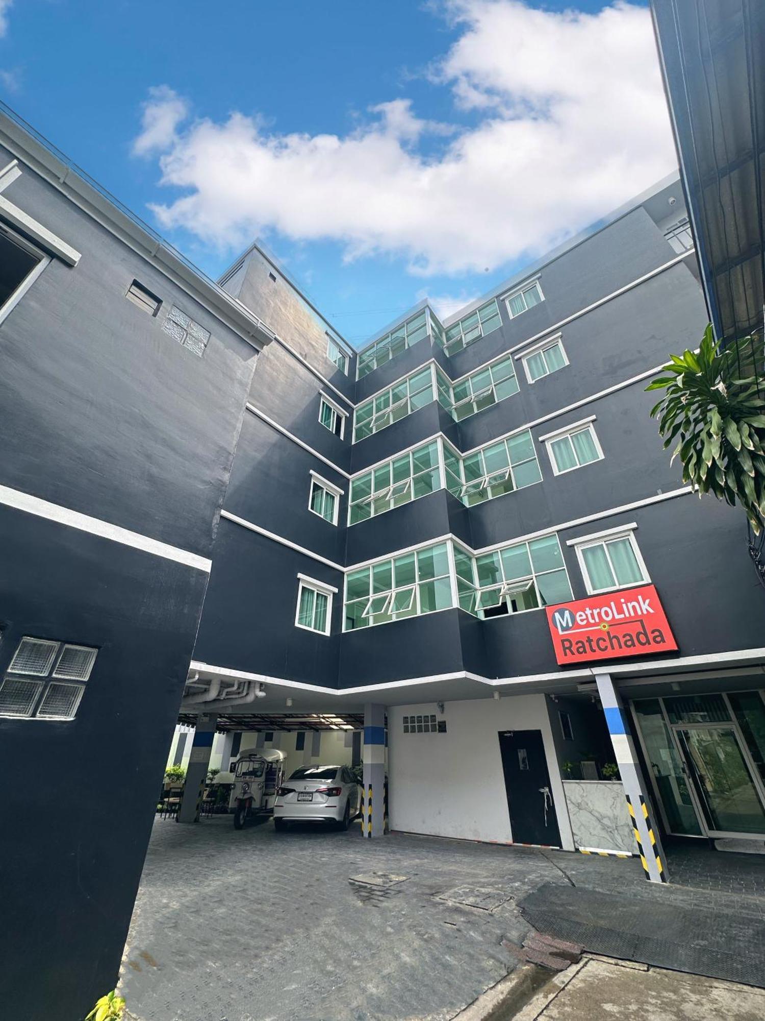 Hotel Metro Link Ratchada 3*