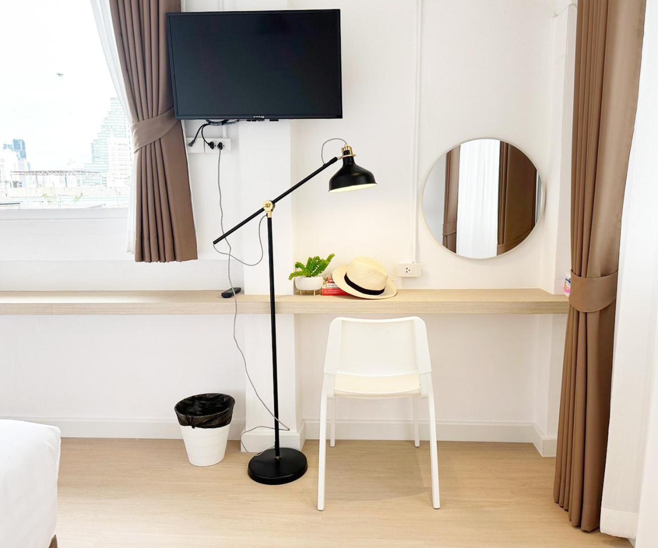 Hotel River 3*