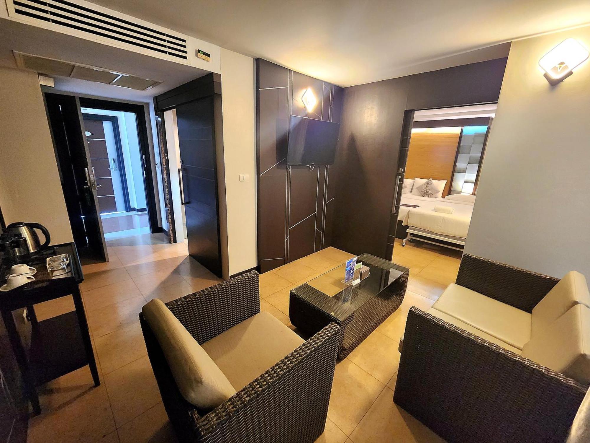 Sky Dome Resotel - โรงแรมสกายโดม รีโซเทล Hotel Banguecoque