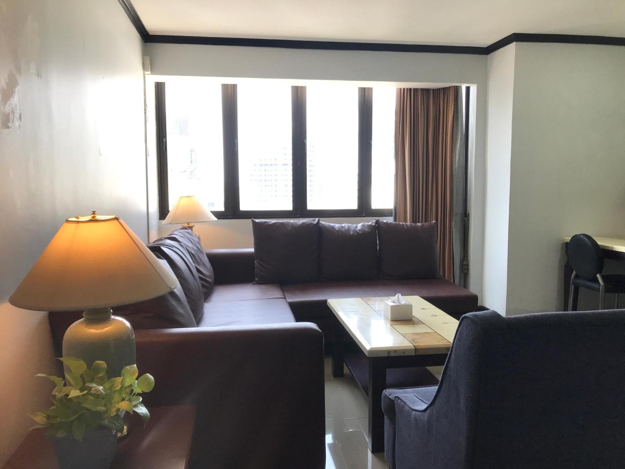 Omnitower Two Bedroom Cozy Apartment *