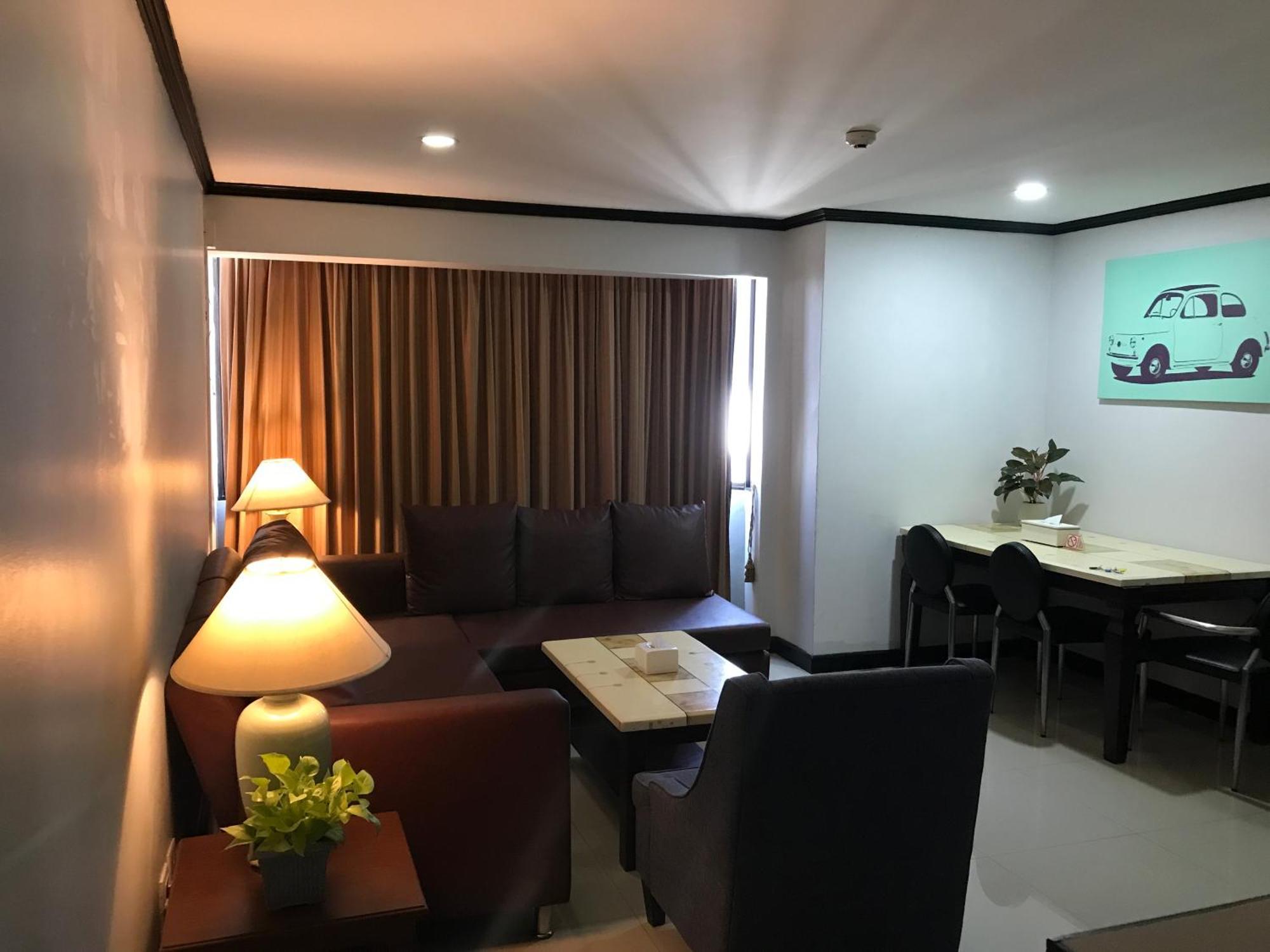 Apartment Omnitower Two Bedroom Cozy