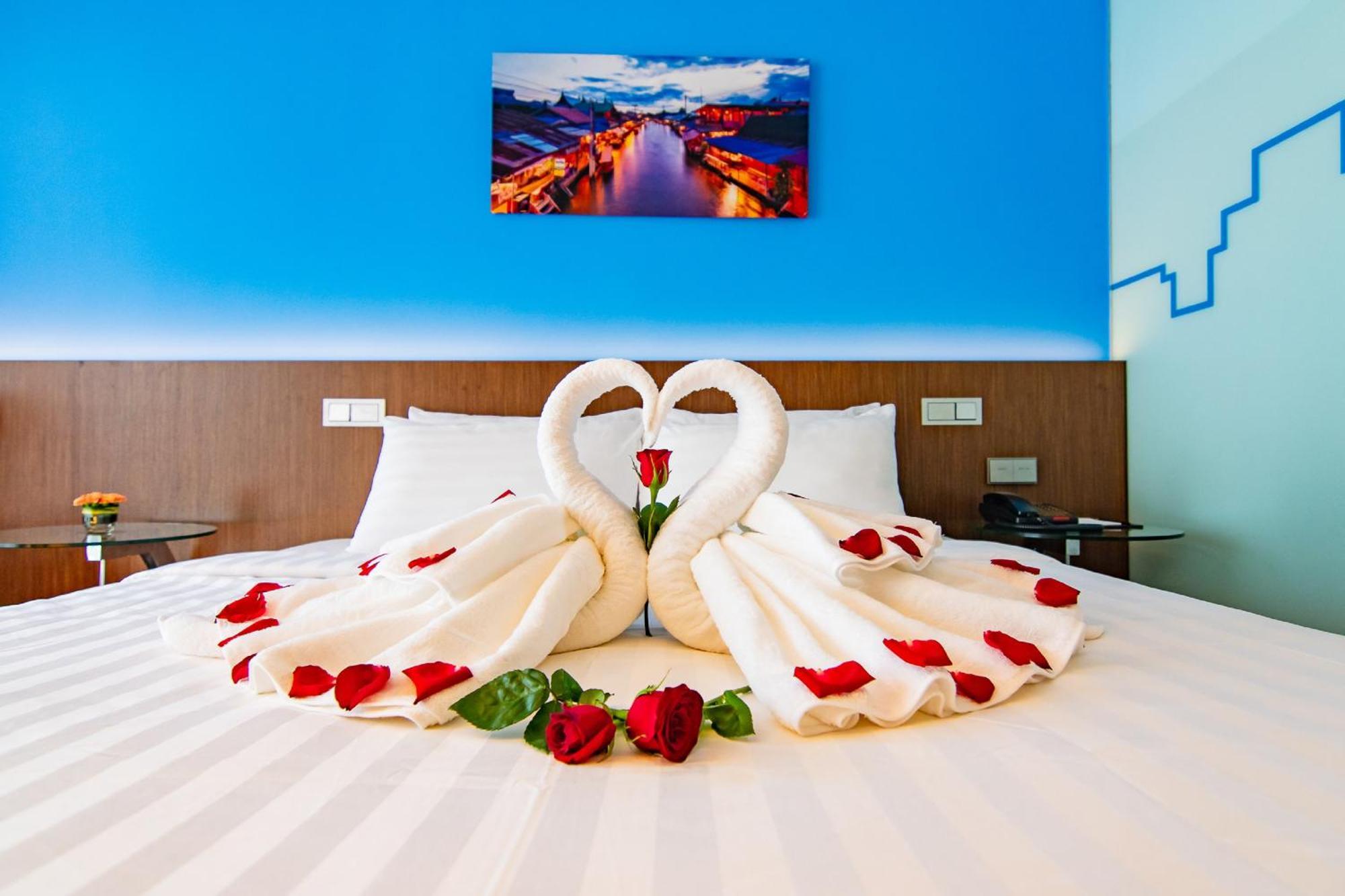 Hotel Galleria Sukhumvit 10 By Compass Hospitality 4*