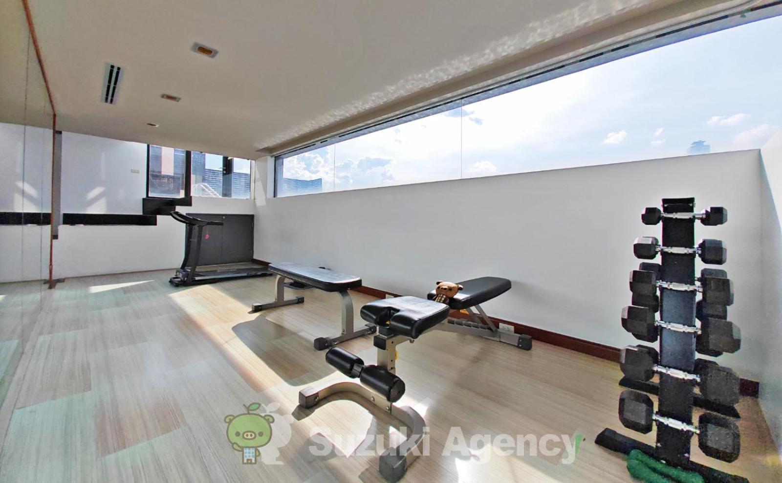 W8 Rise Lux Condo, 2 Bedroom Private Floor, Hip Bkk 5 Min From Thonglo Bts Station, Ok After The Earthquake