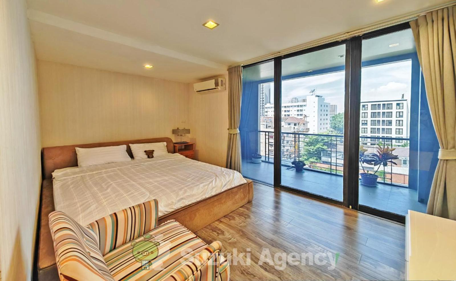 W8 Condo, Luxe 2 Bedroom Private Floor, Hip Area, 5 Mins From Thonglo Bts Station Apartment *