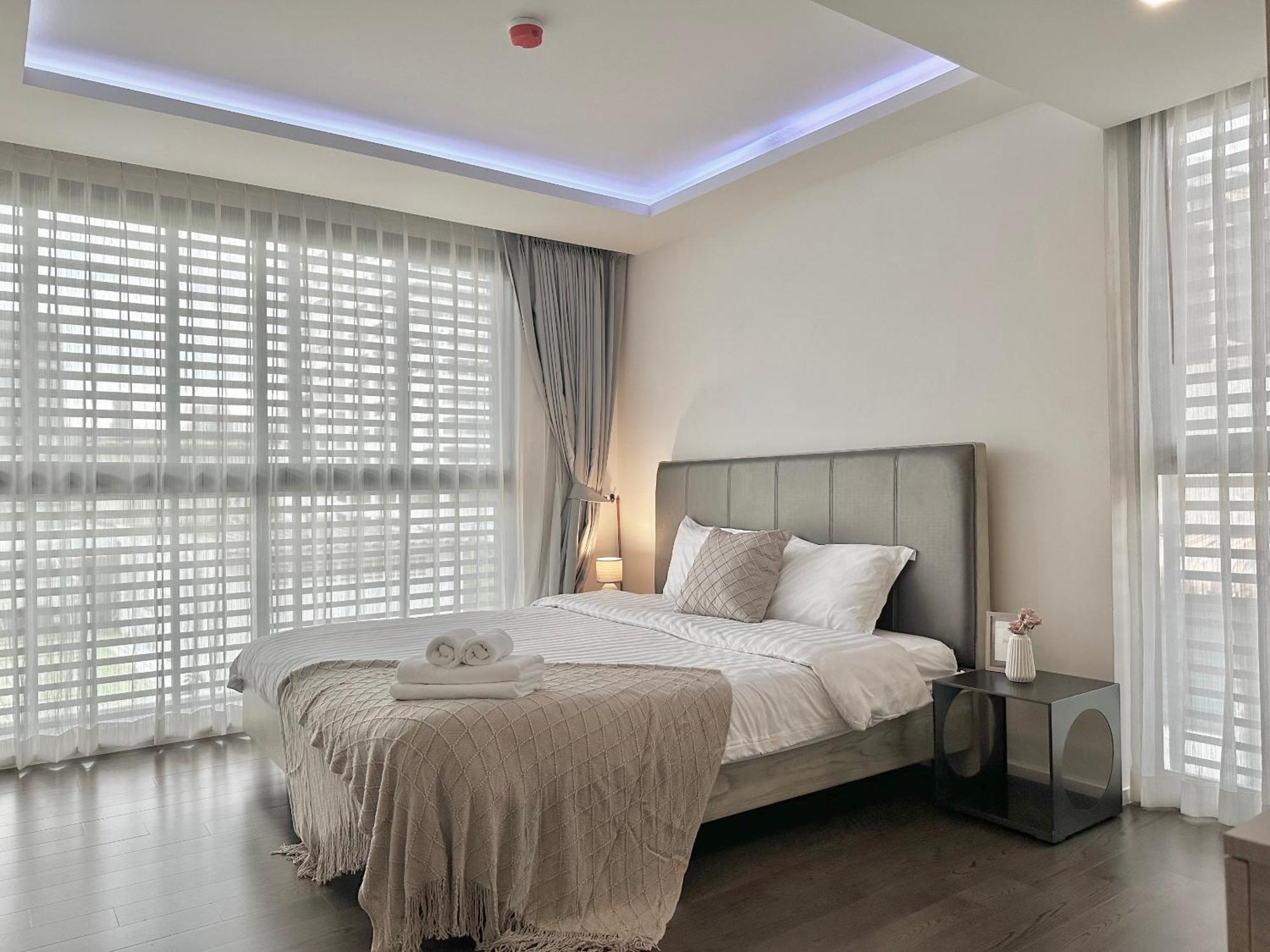 Asok Circle Rein Sukhumvit 12#2br&3br#pool&gym#near Terminal 21 Apartment