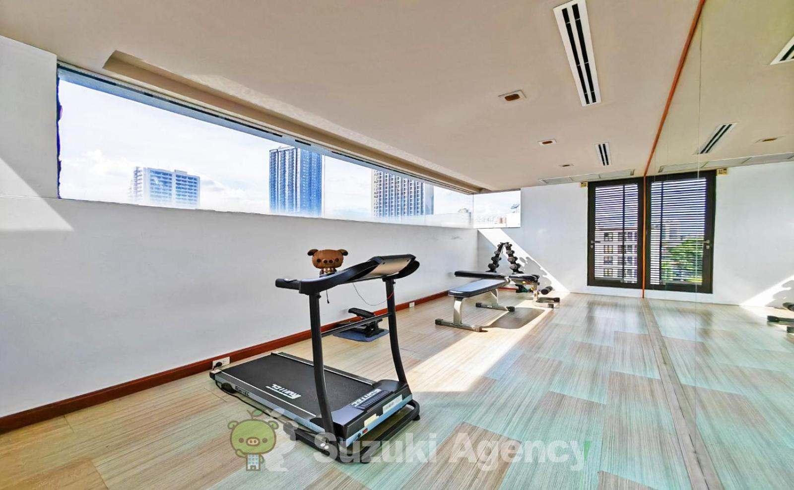 W8 Rise Lux Condo, 3 Bedroom Penthouse, Hip Bkk 5 Min From Thonglo Bts Station, Ok After The Earthquake *