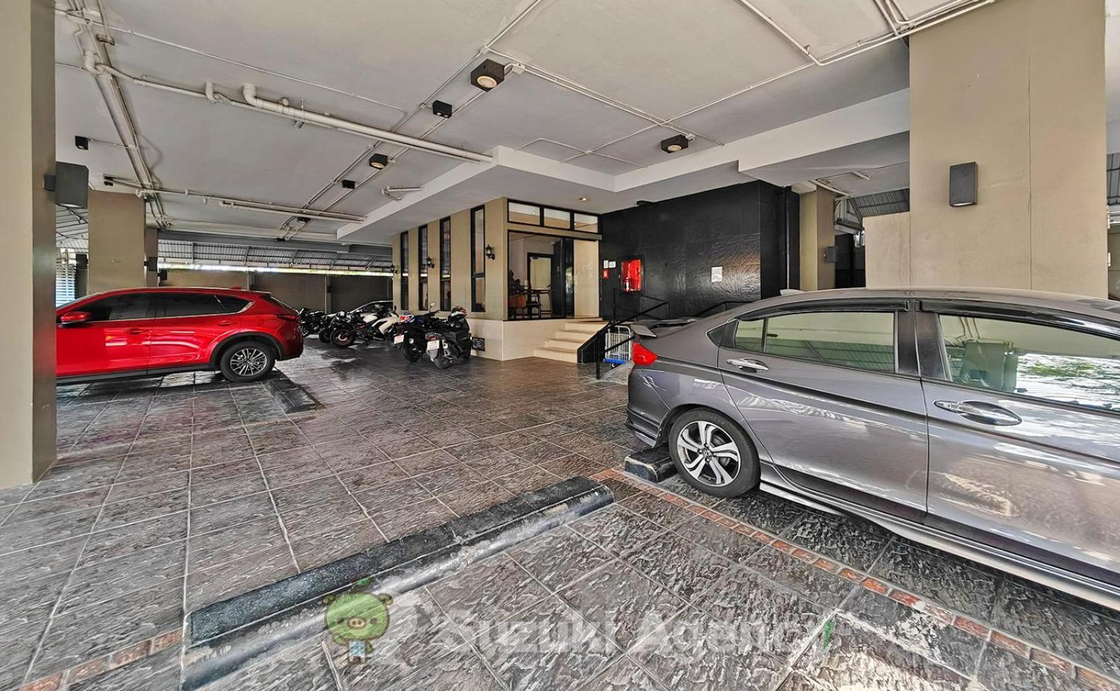 W8 Rise Lux Condo, 3 Bedroom Penthouse, Hip Bkk 5 Min From Thonglo Bts Station, Ok After The Earthquake Apartment *