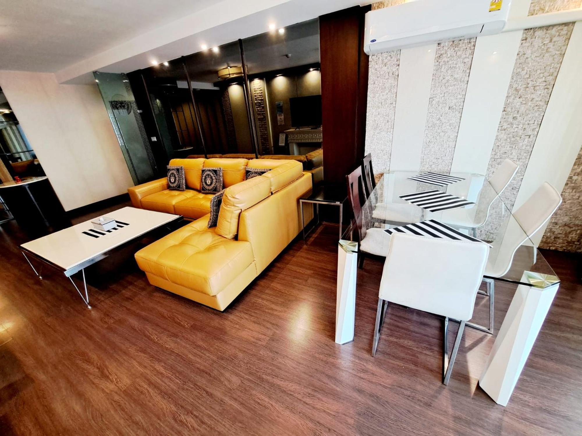 7c-2 Bedrooms3baths In Downtown Near Mrtbtsboat Station Apartment Bangkok