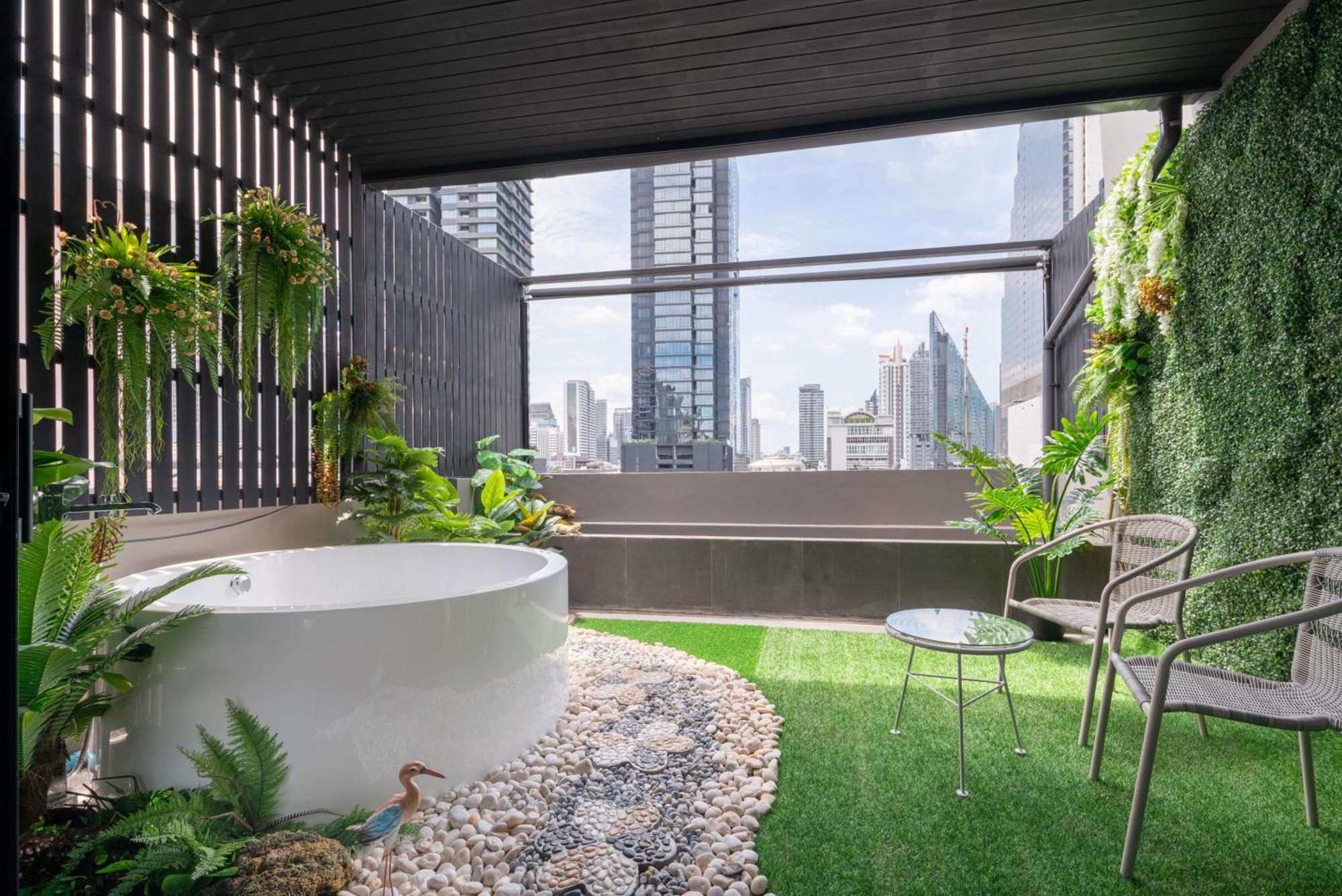 G Boutique Silom 3*