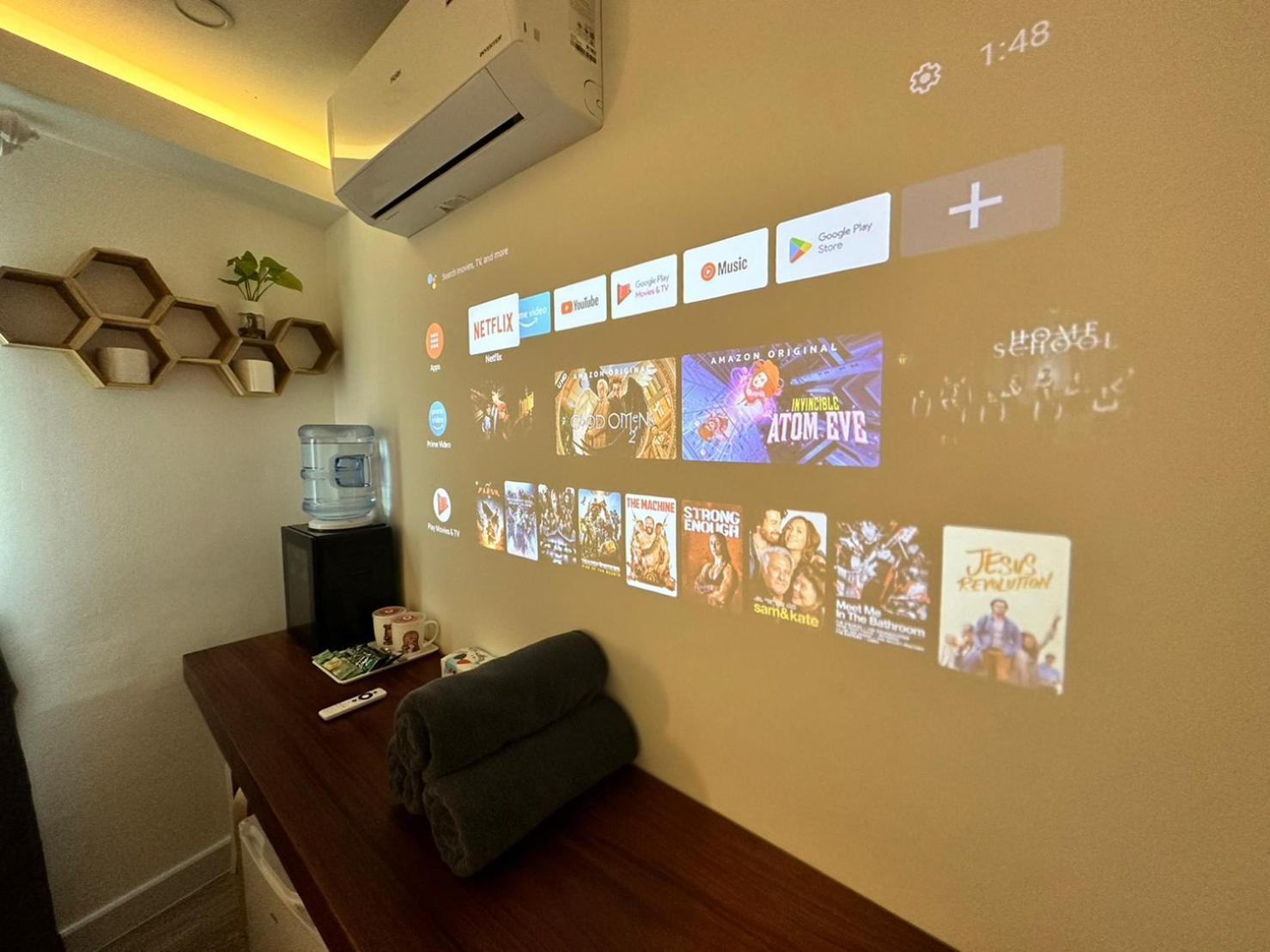 The White Den Sukhumvit 44 Albergue *