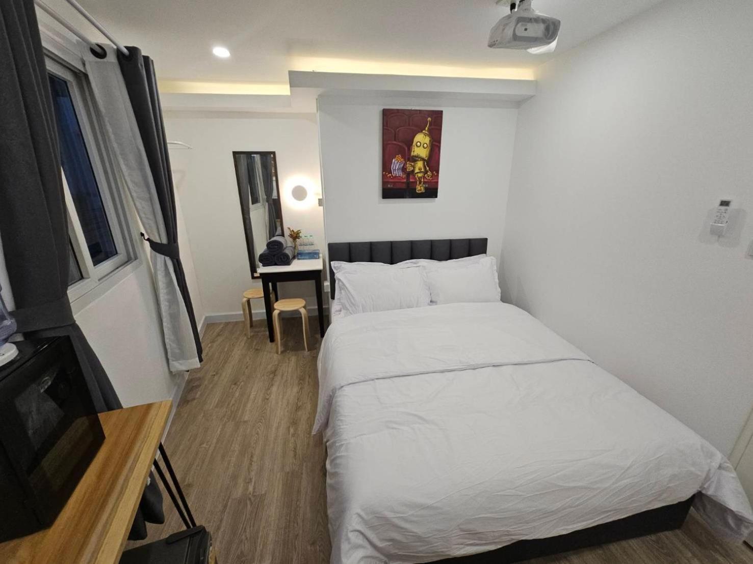 The White Den Sukhumvit 44 Albergue