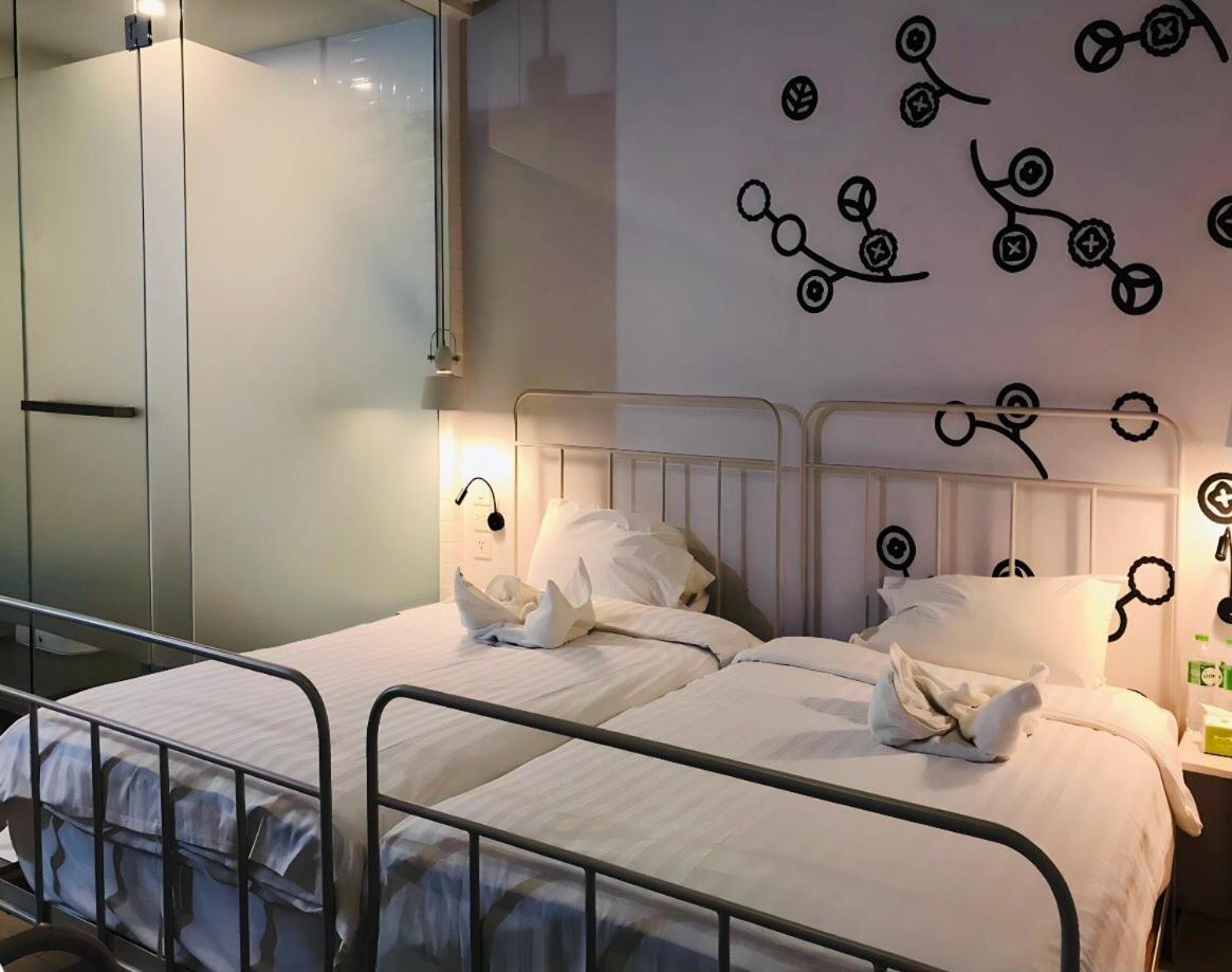 Bedspread (adults Only) Asrama