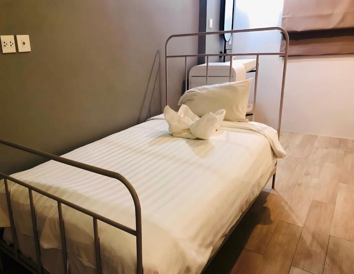 Asrama Bedspread (adults Only) Bangkok
