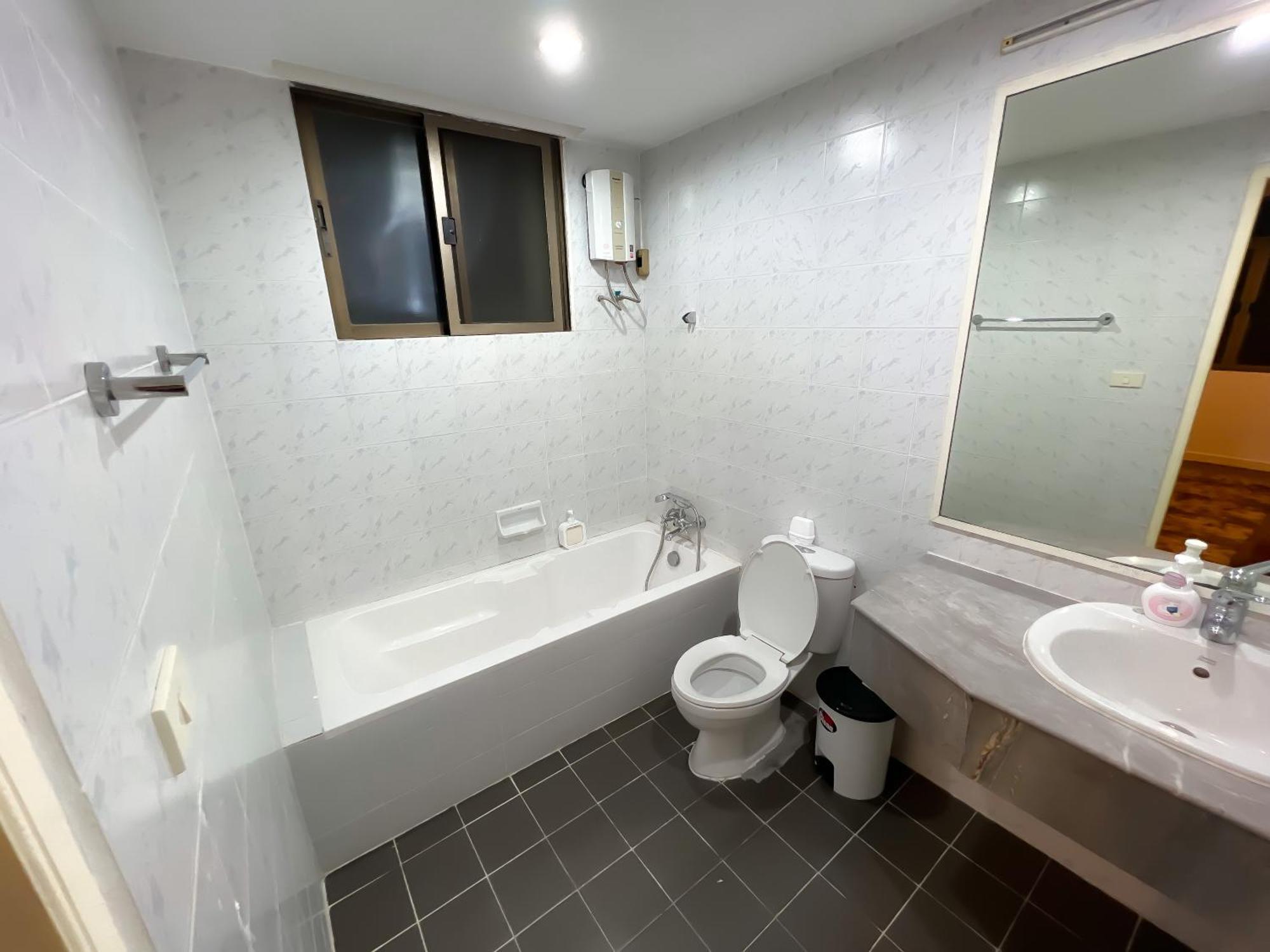 Sukhumvit 31 Sweet 7 Beds - Up To 12 Guests * Bangkok