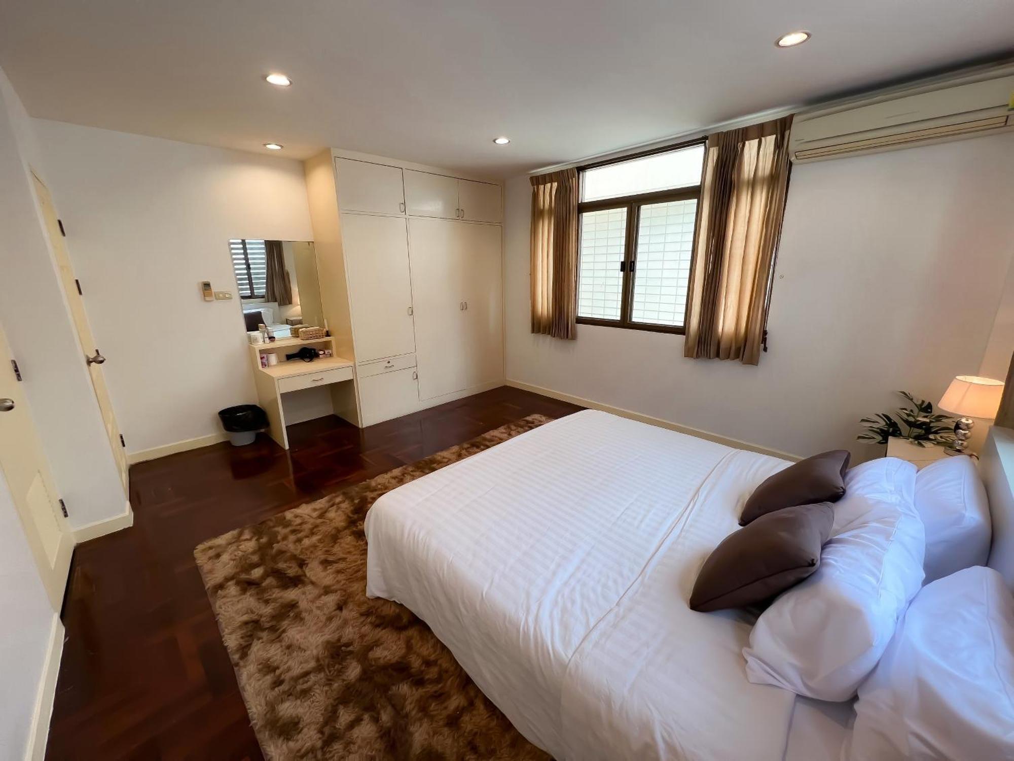 Sukhumvit 31 Sweet 7 Beds - Up To 12 Guests * Bangkok