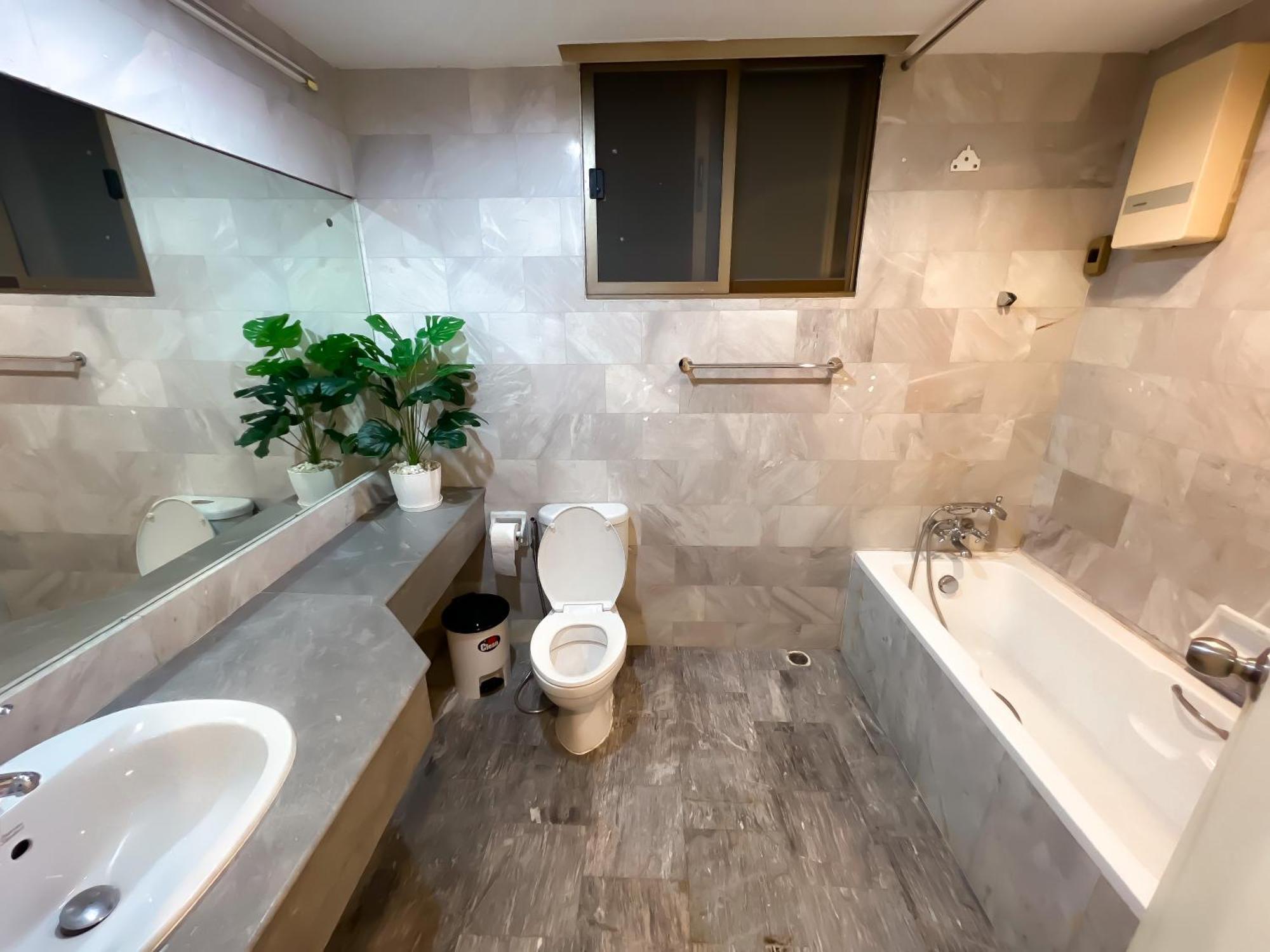 Sukhumvit 31 Sweet 7 Beds - Up To 12 Guests Ferienhaus Bangkok
