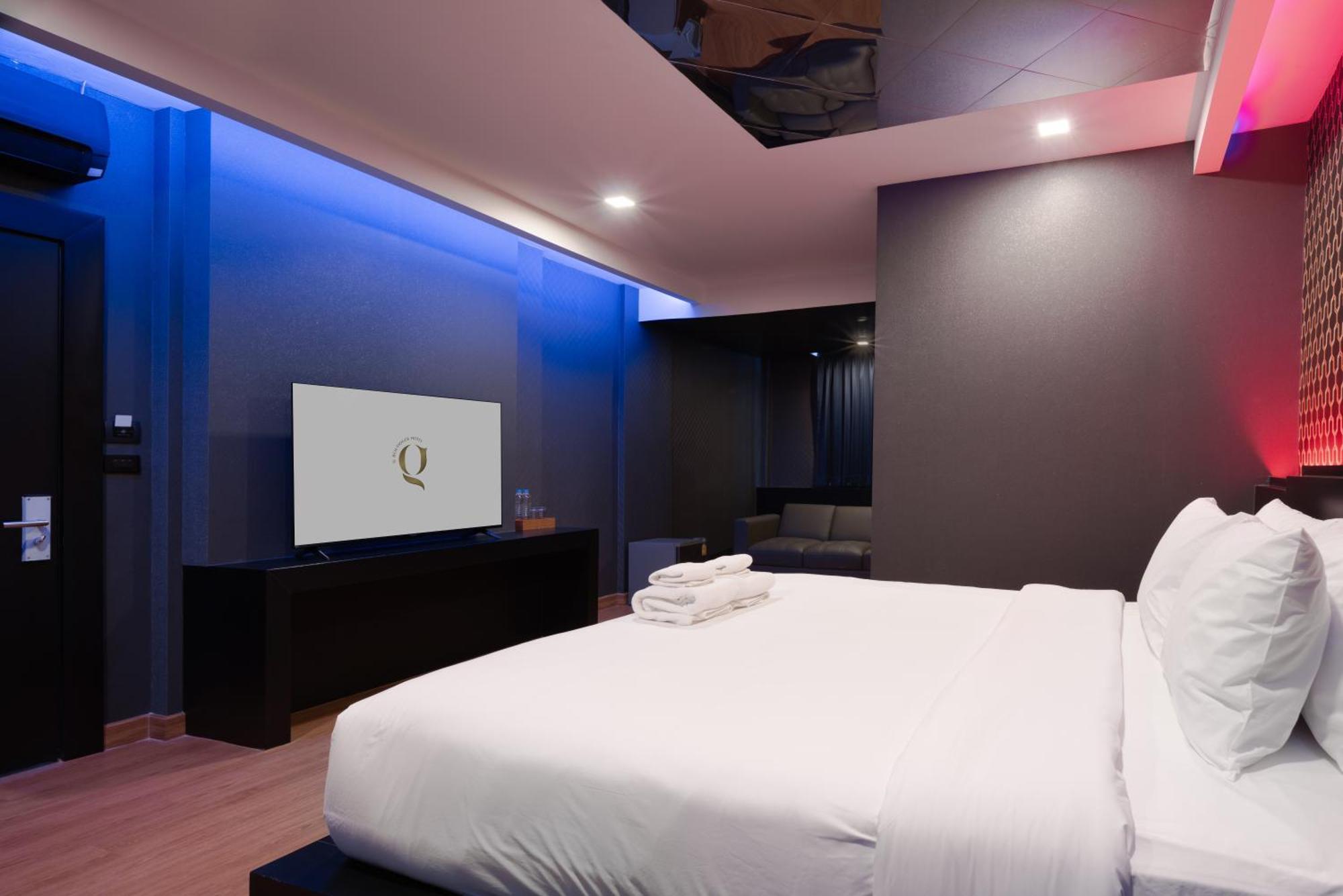 G Boutique Silom 3*