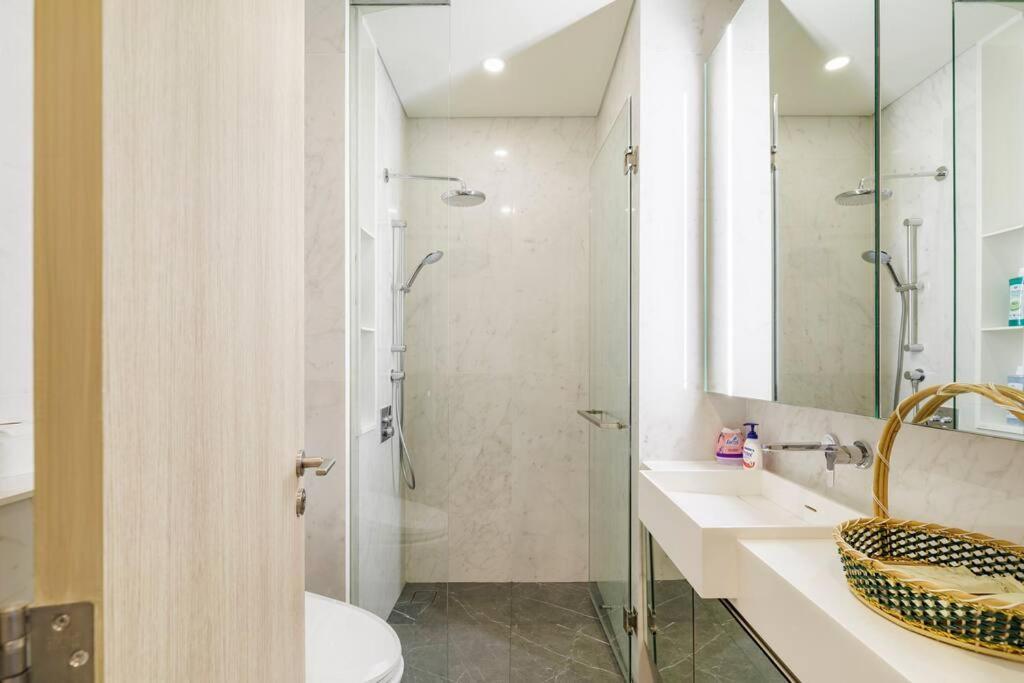 2 Bedrooms, 300 Metres Bts Ekkamai,sukhumvit Apartment Bangkok