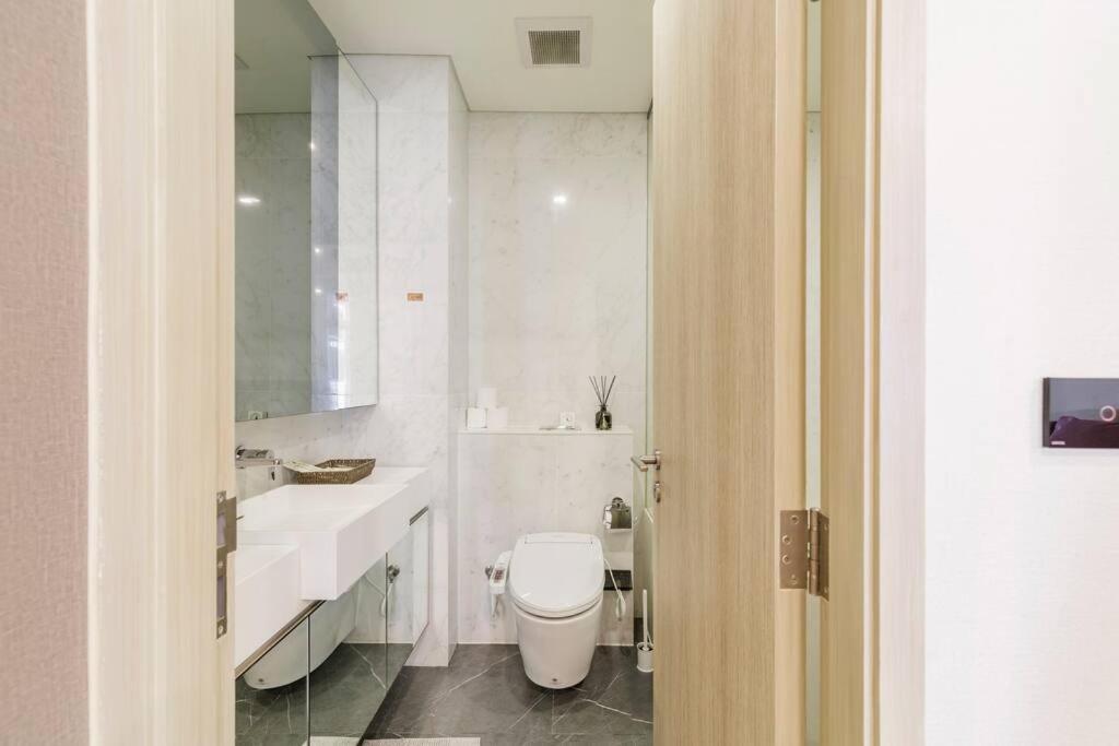 2 Bedrooms, 300 Metres Bts Ekkamai,sukhumvit Apartment Bangkok