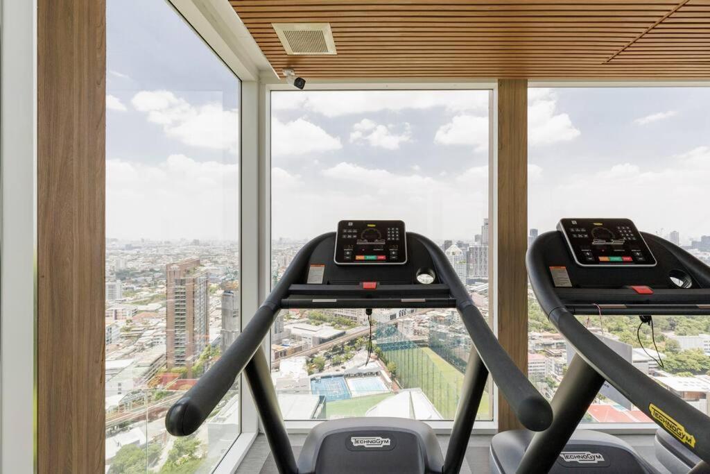 Apartment 2 Bedrooms, 300 Metres Bts Ekkamai,sukhumvit *