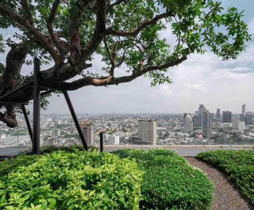 2 Bedrooms, 300 Metres Bts Ekkamai,sukhumvit Bangkok